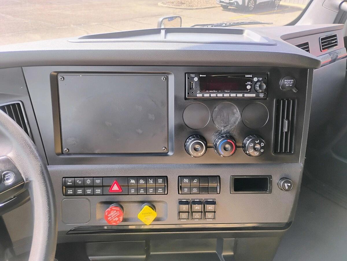 2023 Freightliner Cascadia in Chattanooga, TN — photo 20