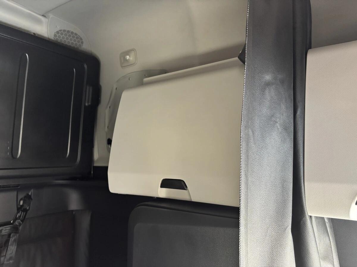 2025 Freightliner Cascadia — photo 15