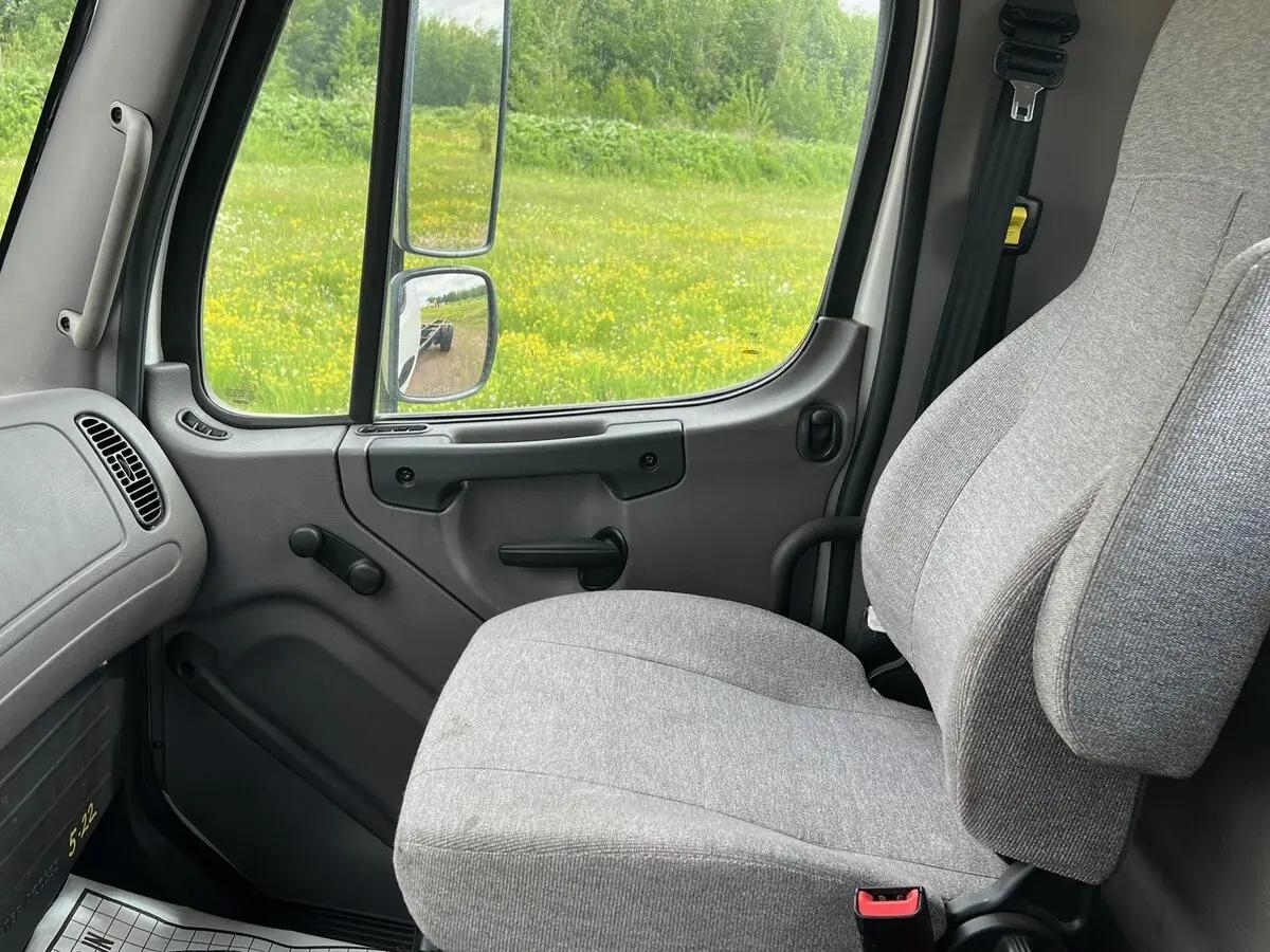 2019 Freightliner M2 106 in Cameron, WI — photo 10