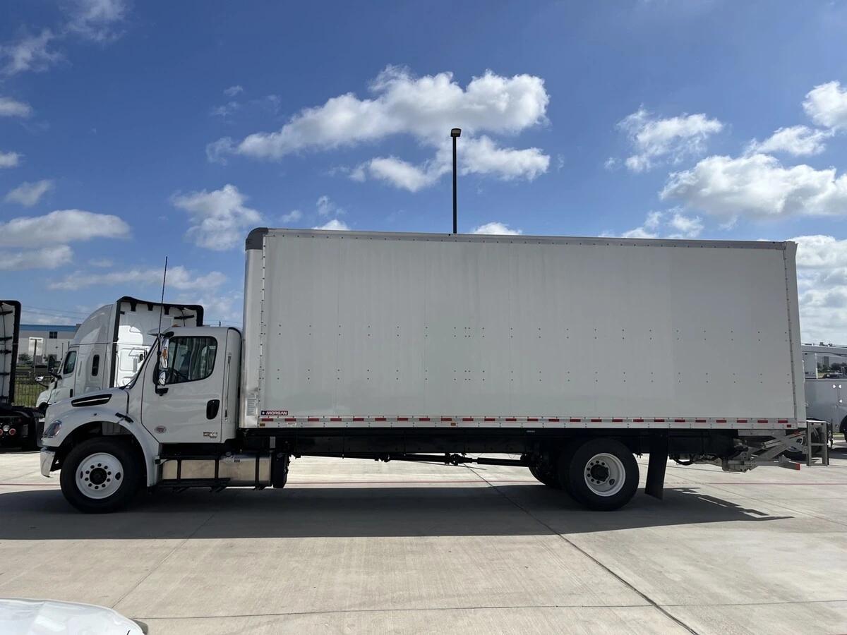 2027 Freightliner M2 106 — photo 9