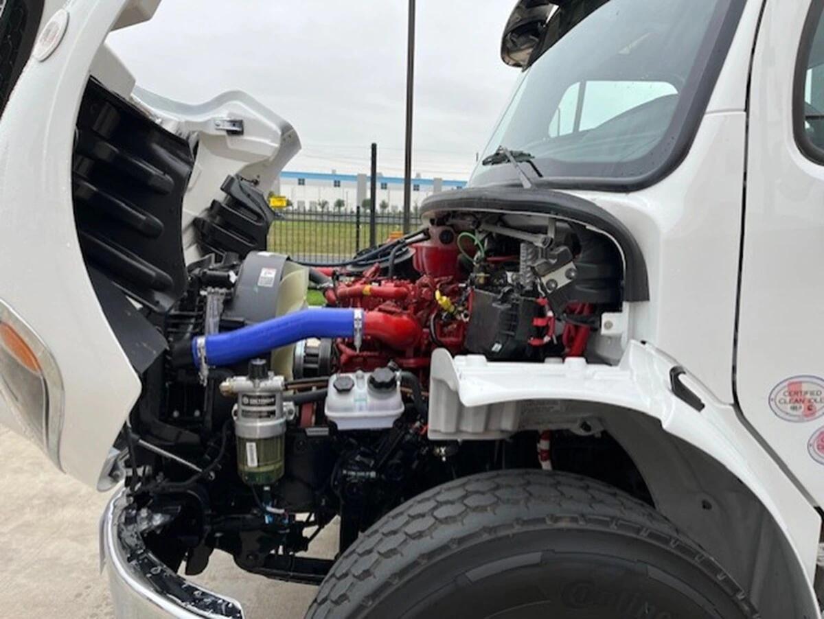 2027 Freightliner M2 106 — photo 15