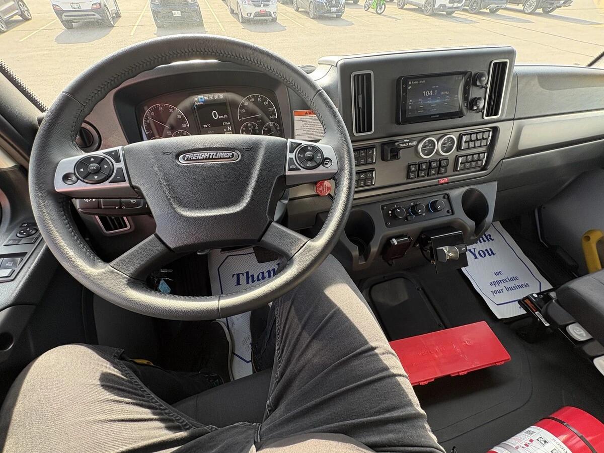 2027 Freightliner M2 106 — photo 12