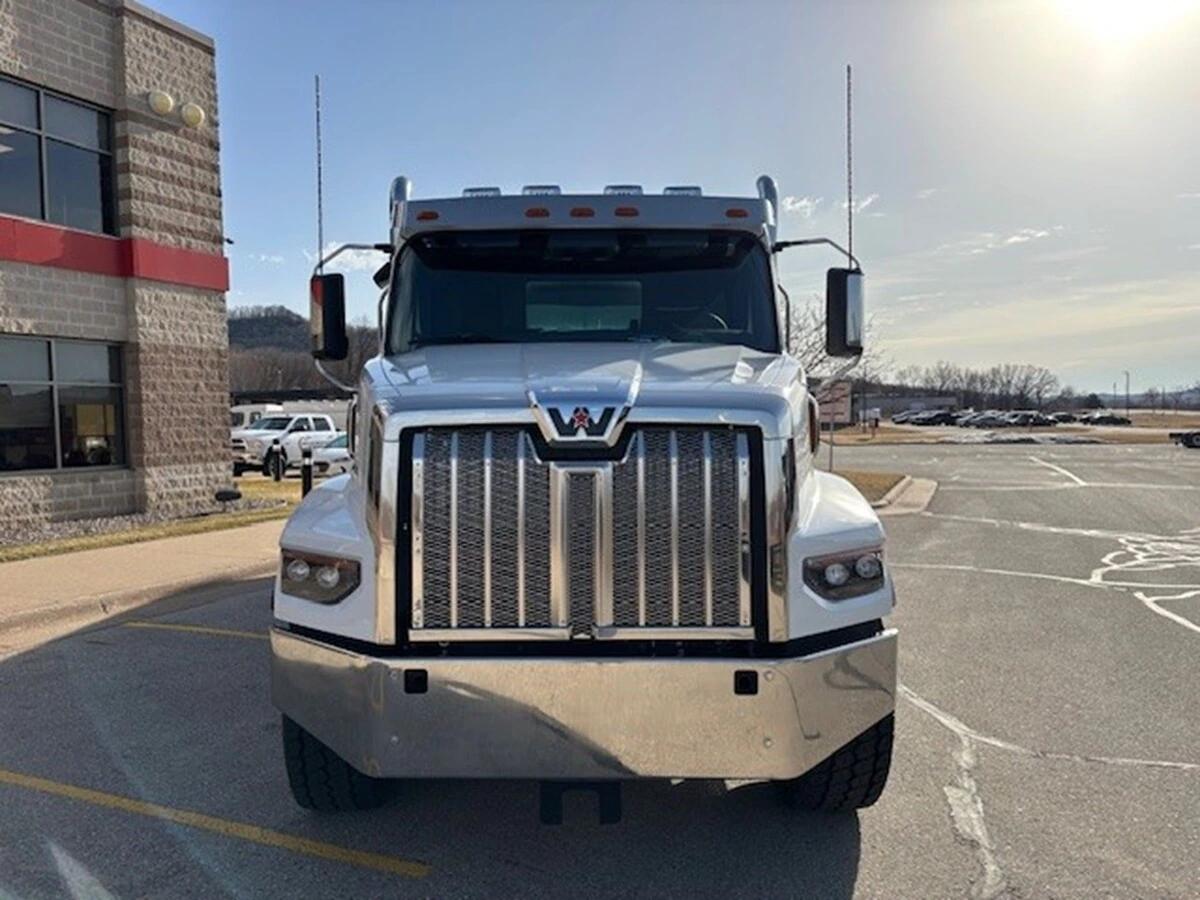 2025 Western Star 49X in La Crosse, WI — photo 2