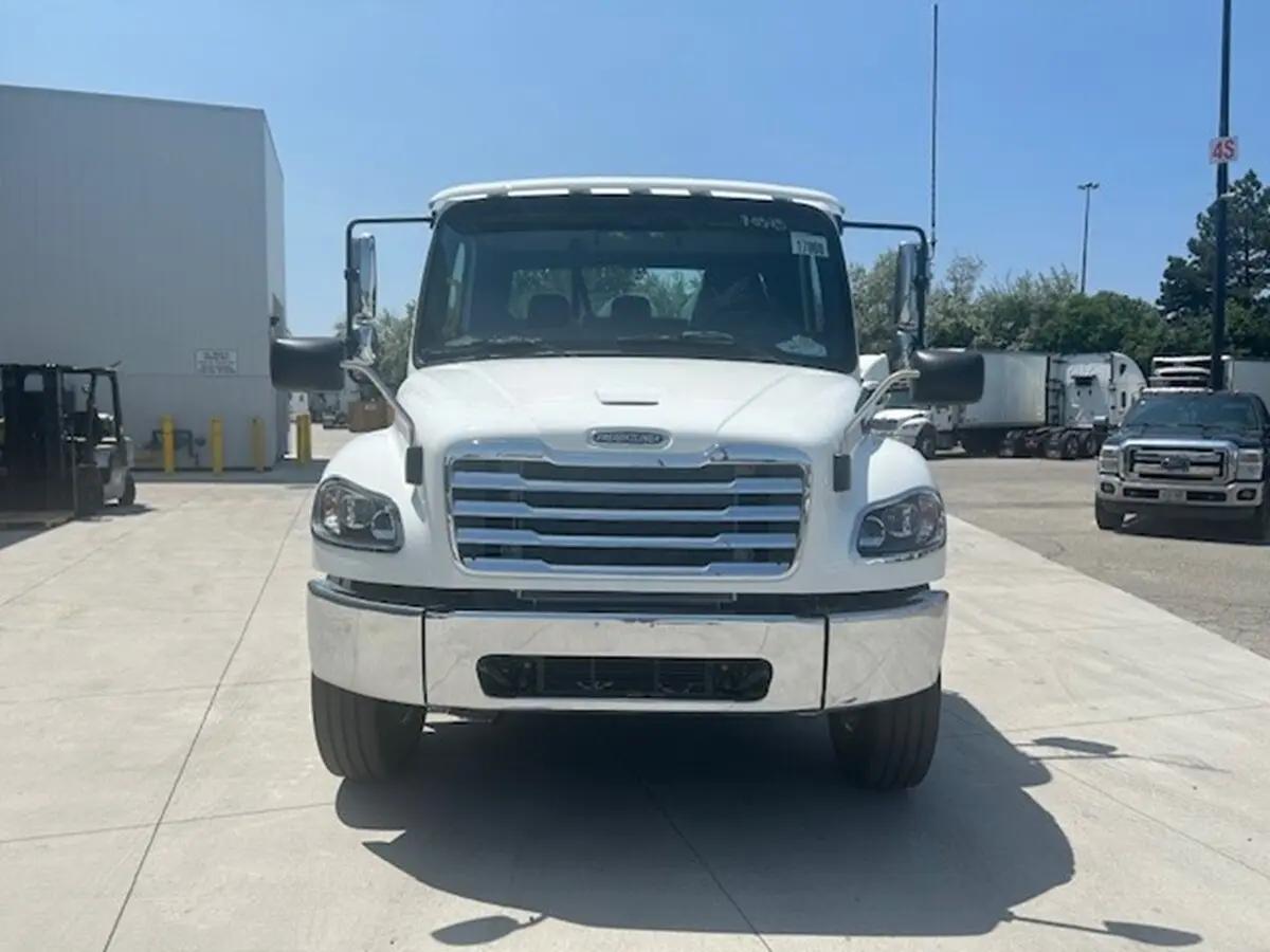 2026 Freightliner M2 106 in St. Catharines, ON — photo 5
