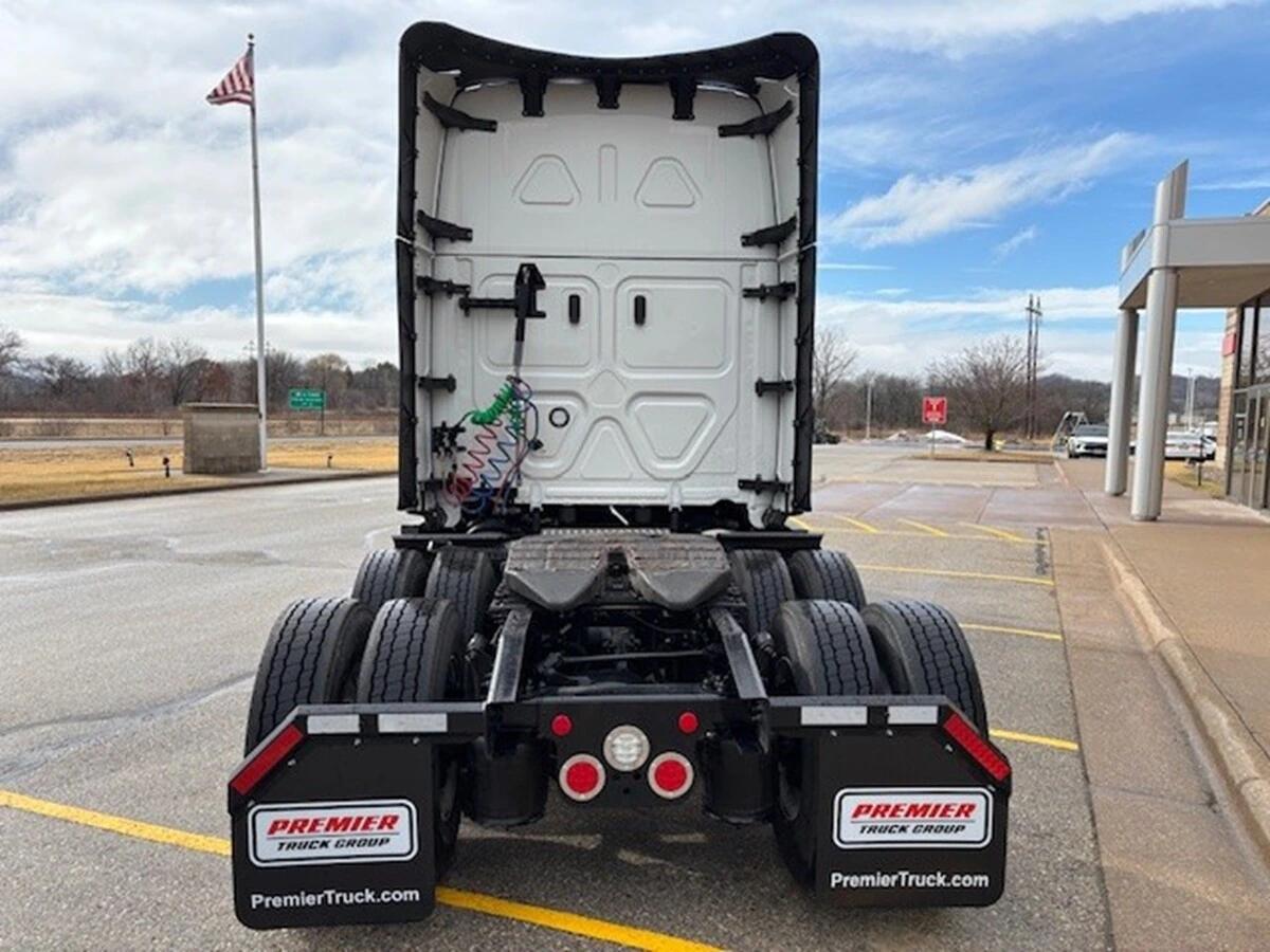 2026 Freightliner Cascadia in La Crosse, WI — photo 6