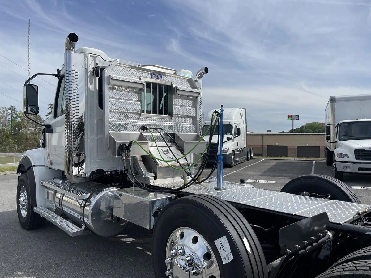 2027 Western Star 49X — photo 17