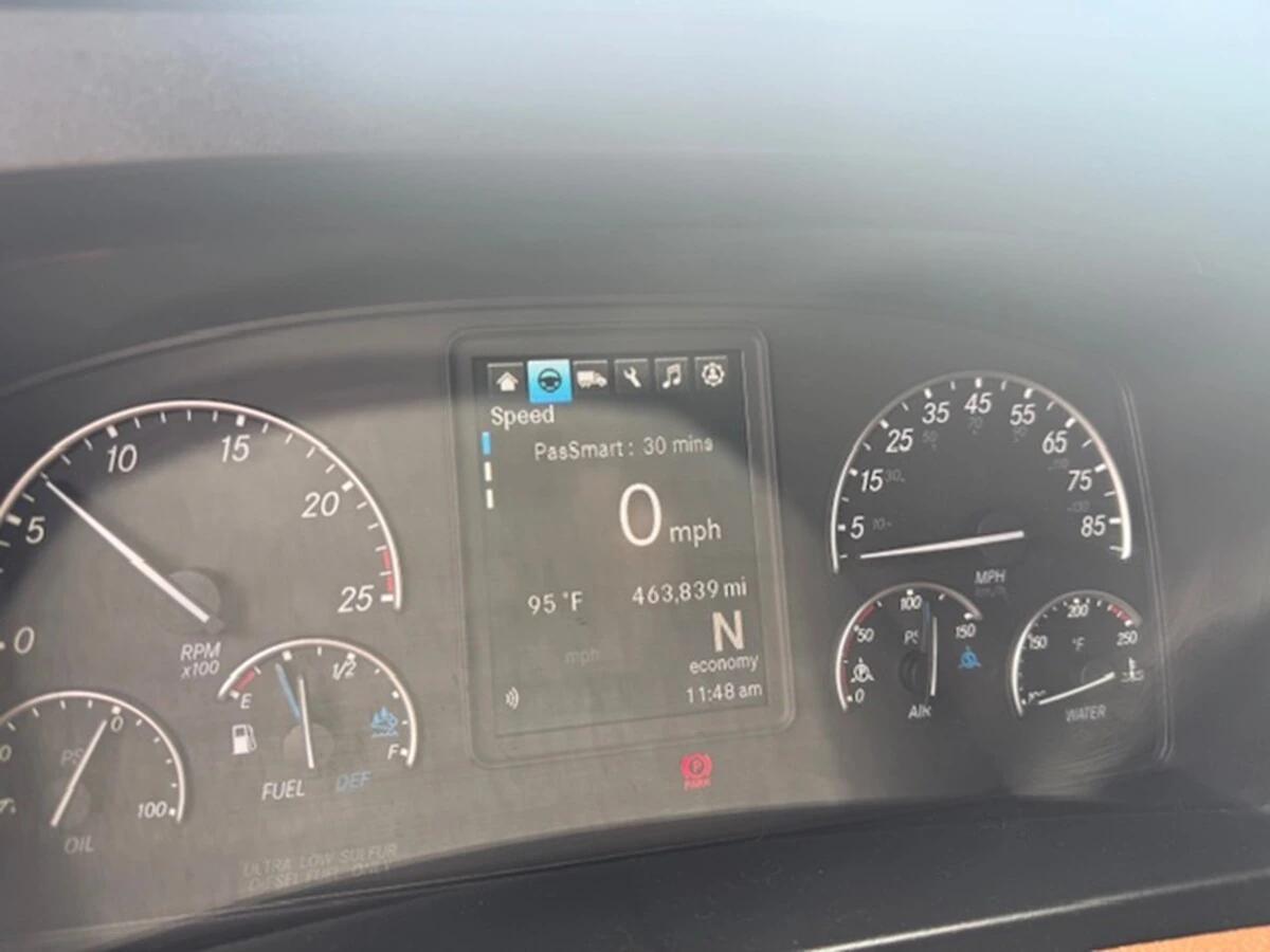 2022 Freightliner Cascadia — photo 16