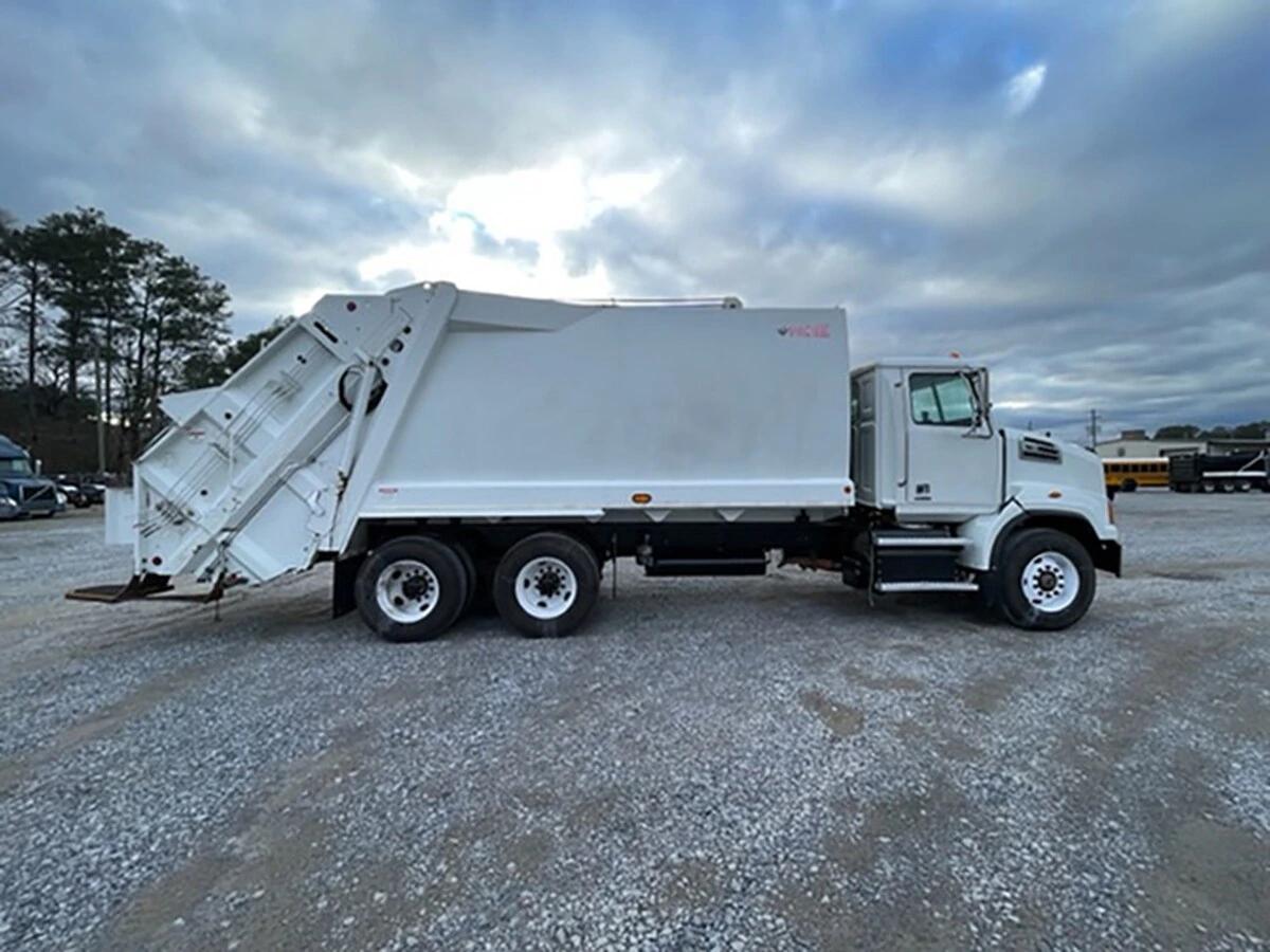 2020 Western Star 4700 in Warminster, PA — photo 9