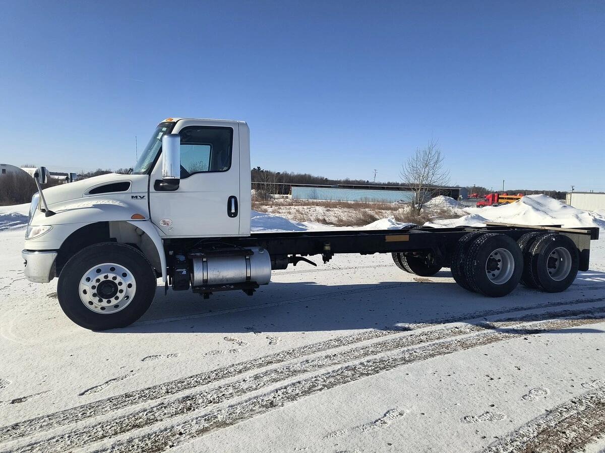 2021 International MV in Marshfield, WI — photo 2