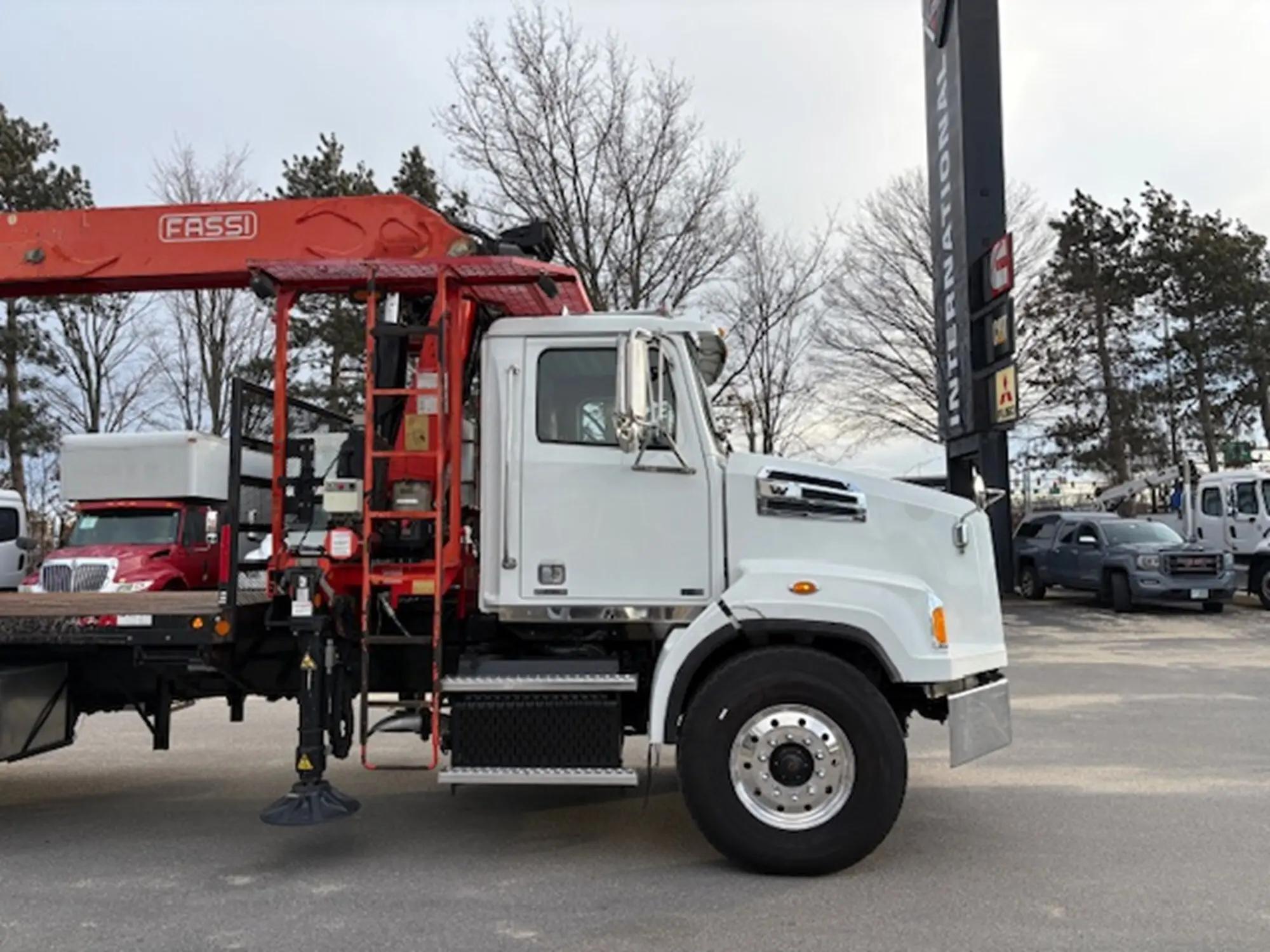 2015 Western Star 4700 in Manchester, NH — photo 3