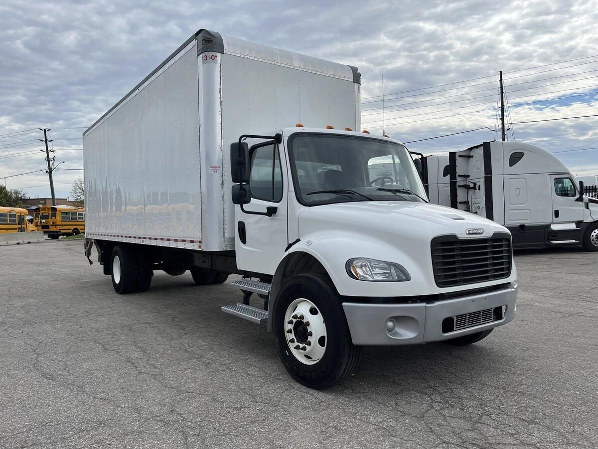 2022 Freightliner M2 106 — photo 3