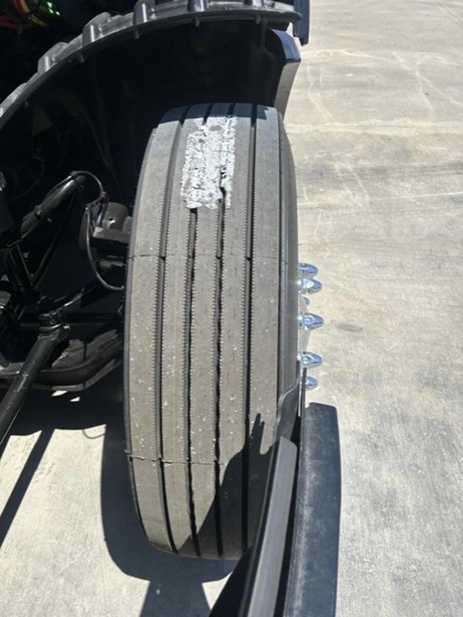 2022 Freightliner Cascadia — photo 13