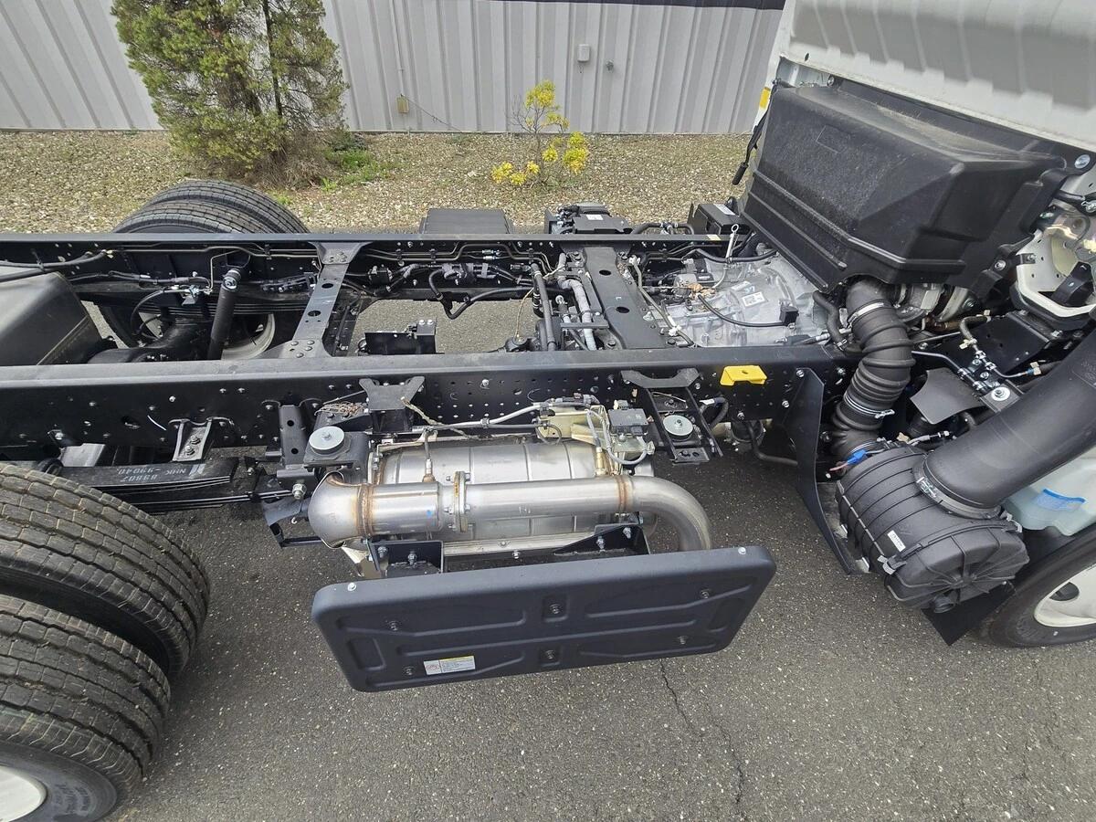 2025 Isuzu NRR in Danbury, CT — photo 8