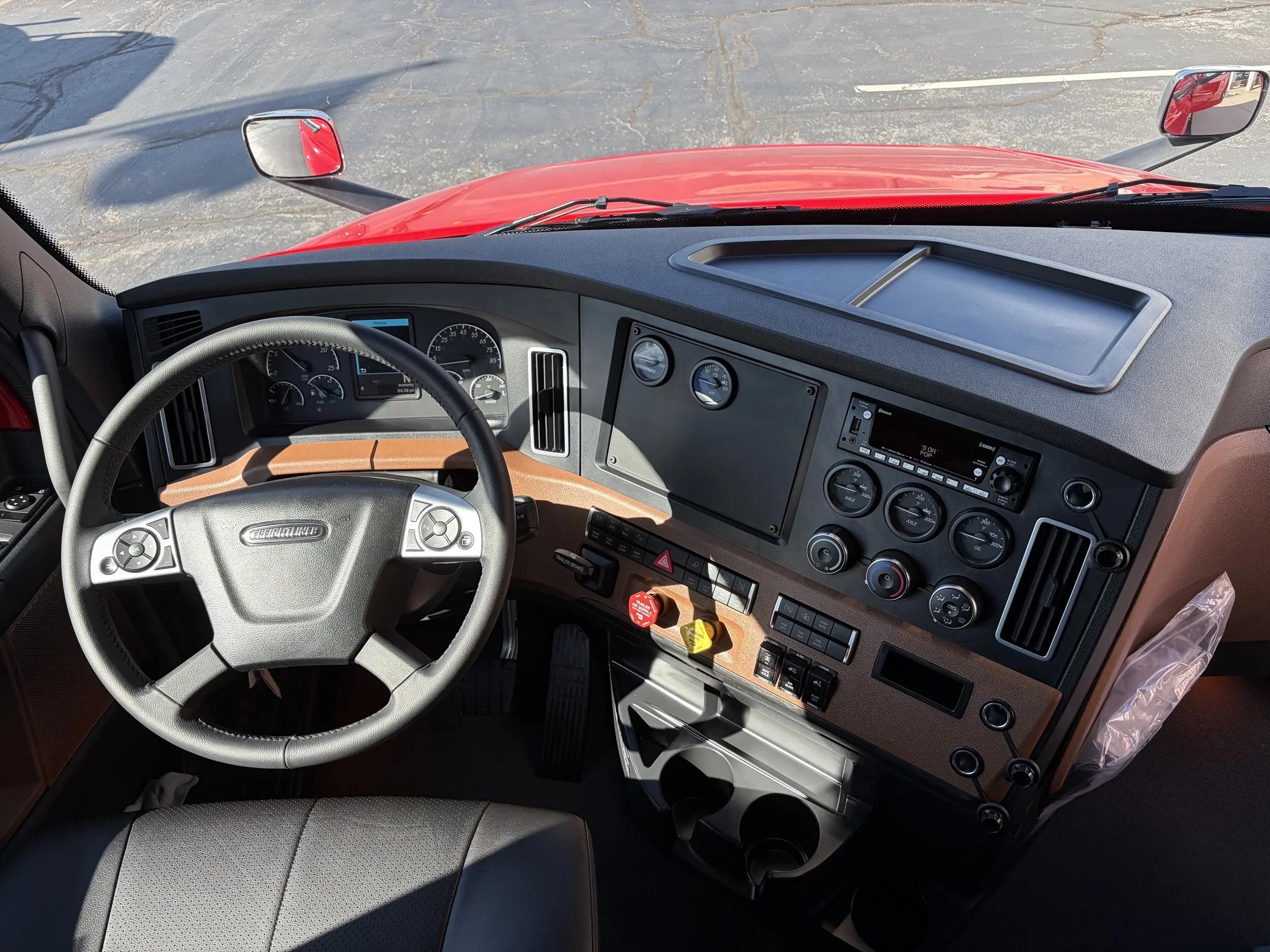 2026 Freightliner Cascadia in Oklahoma City, OK — photo 9