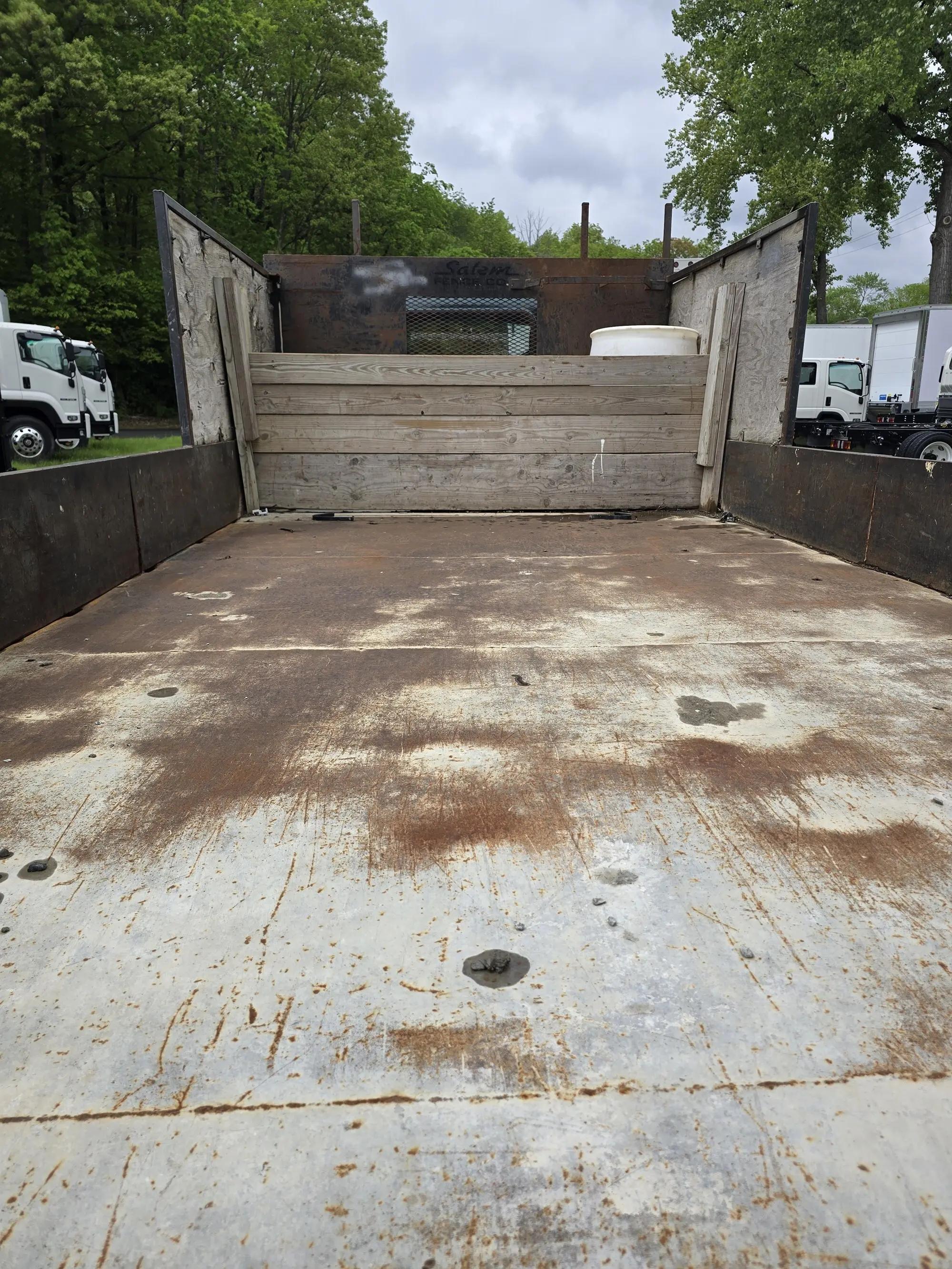 2013 Isuzu NQR in Danbury, CT — photo 5