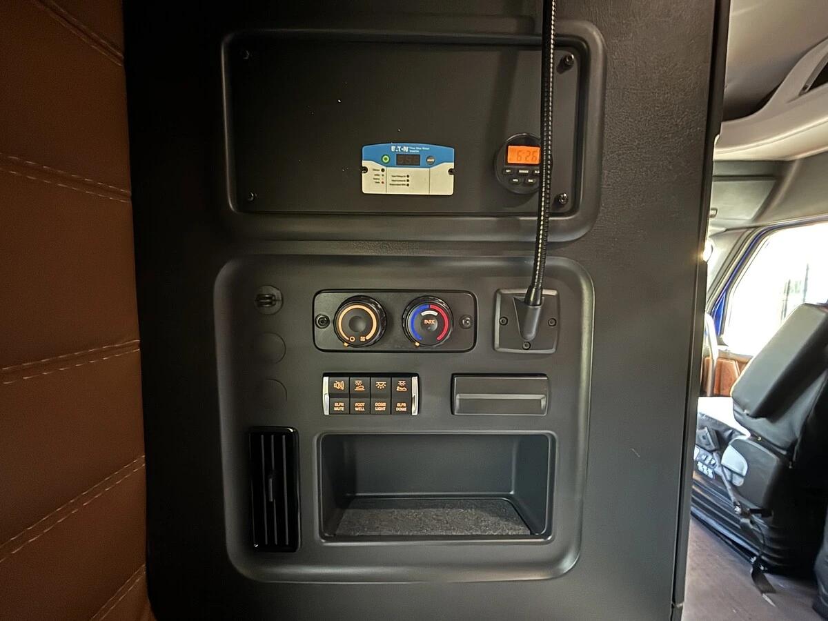 2026 Freightliner Cascadia in Knoxville, TN — photo 18