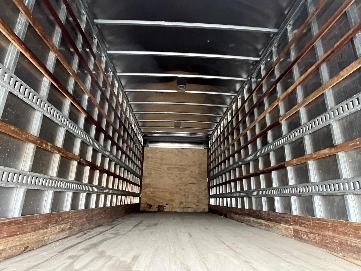 2022 Freightliner M2 106 — photo 11