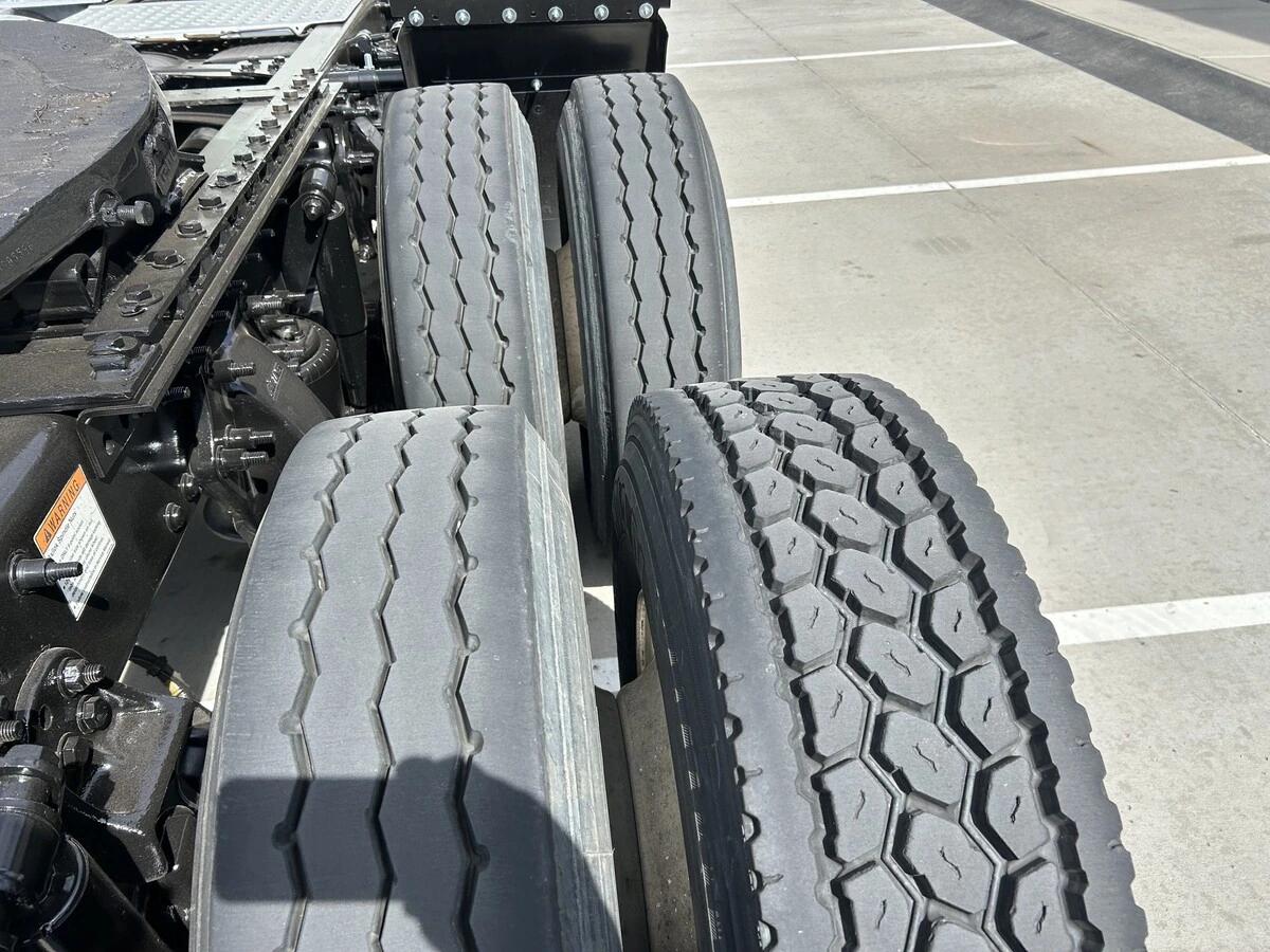 2014 Freightliner Cascadia — photo 5