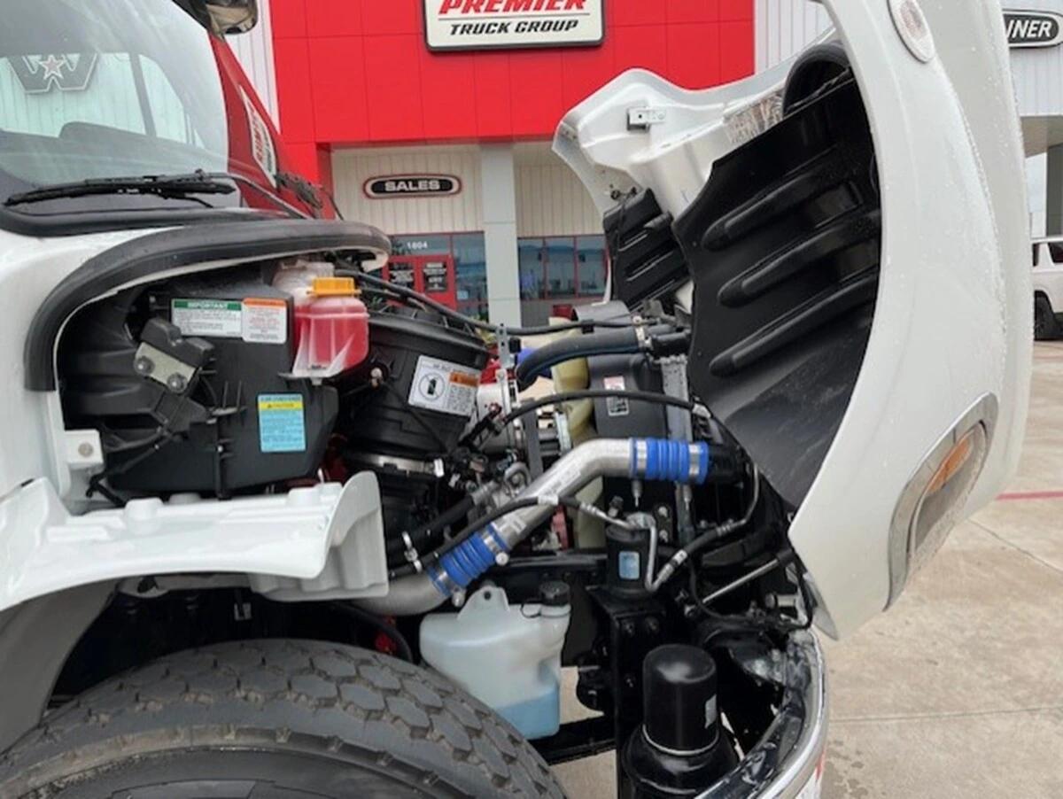 2027 Freightliner M2 106 — photo 14