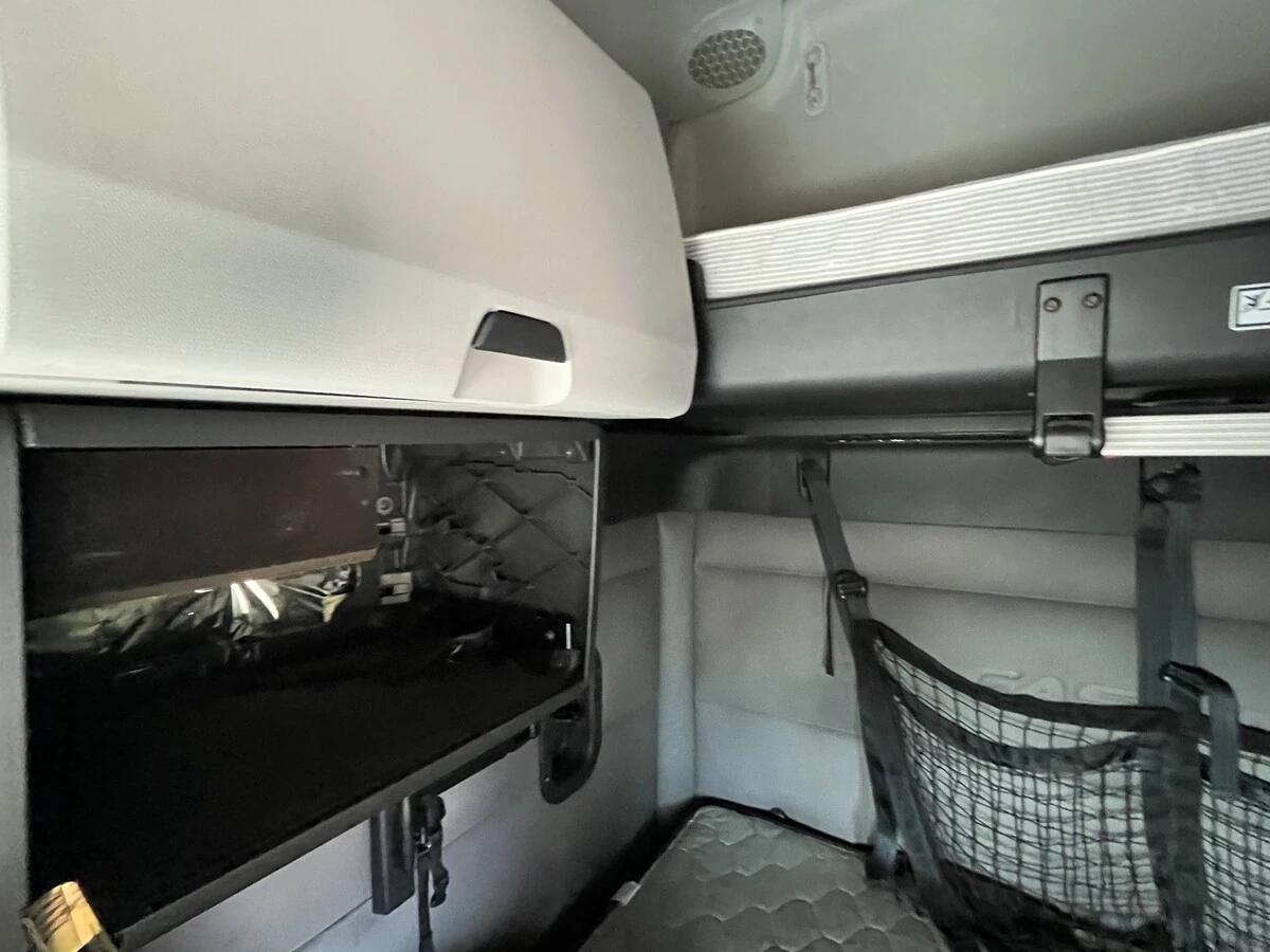 2019 Freightliner Cascadia — photo 32