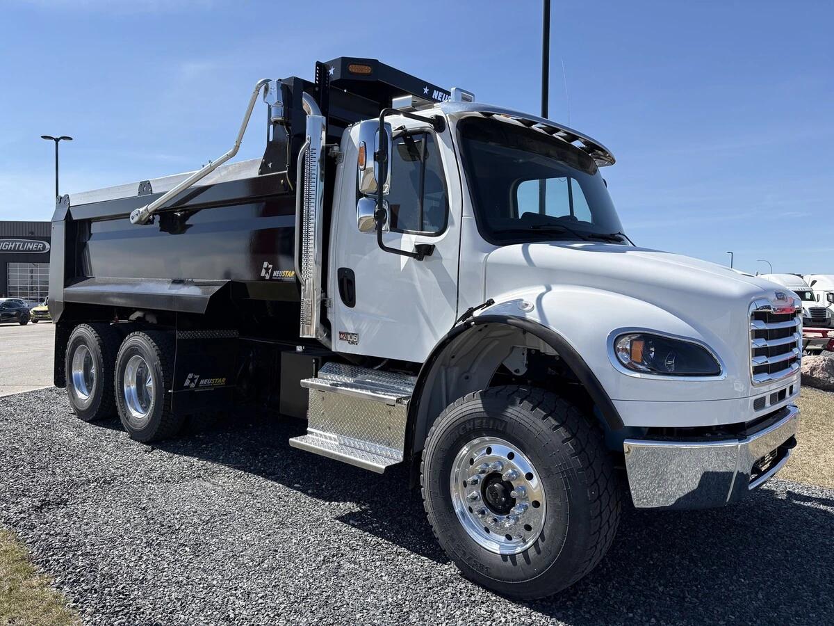 2026 Freightliner M2 106 — photo 3