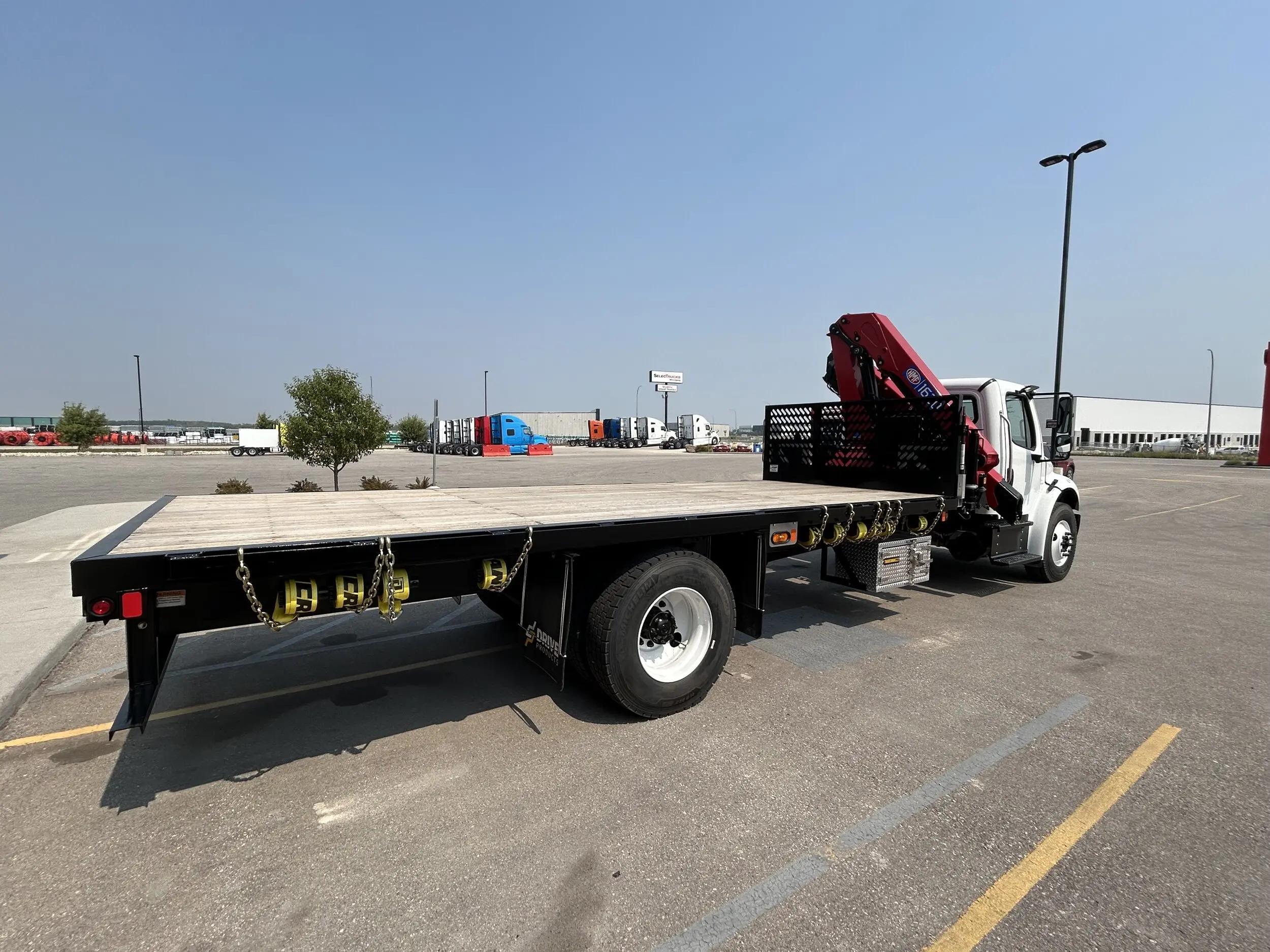 2025 Freightliner M2 106 in Mississauga, ON — photo 5