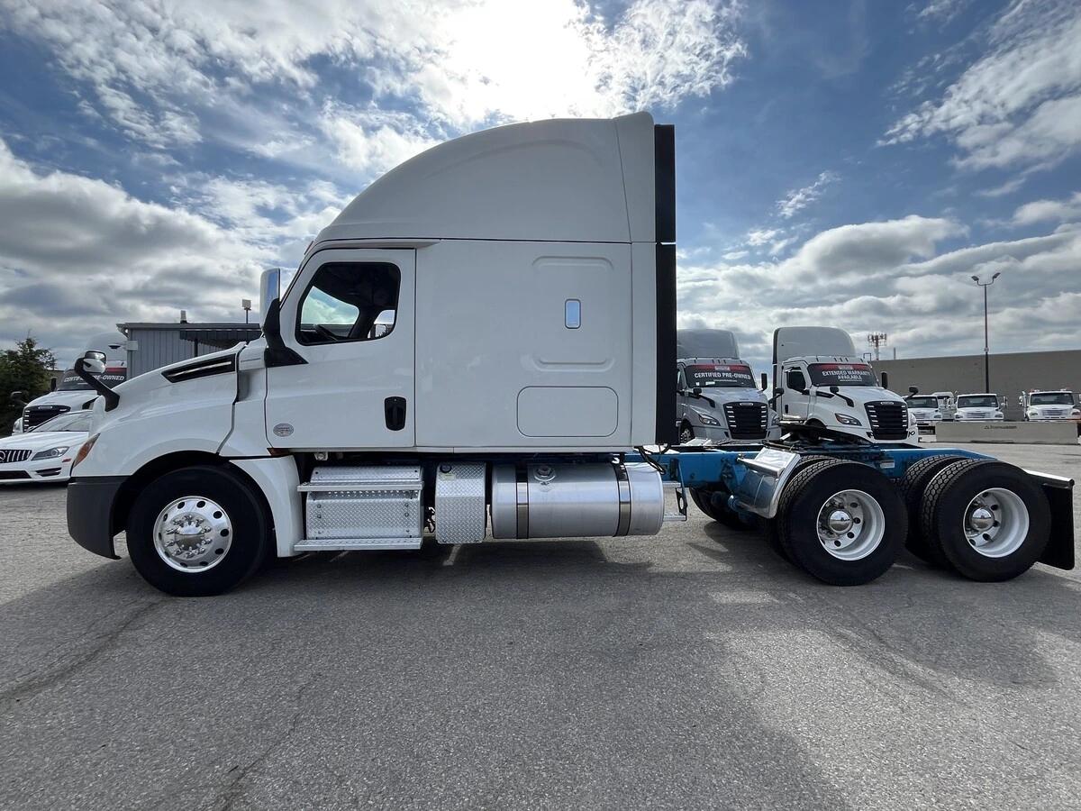 2019 Freightliner Cascadia — photo 15