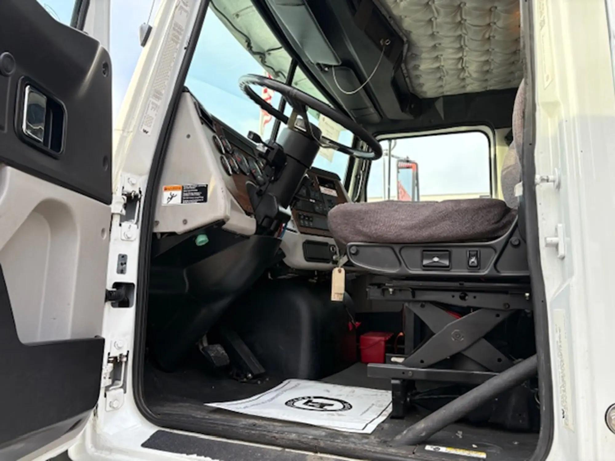 2015 Western Star 4700 in Manchester, NH — photo 29