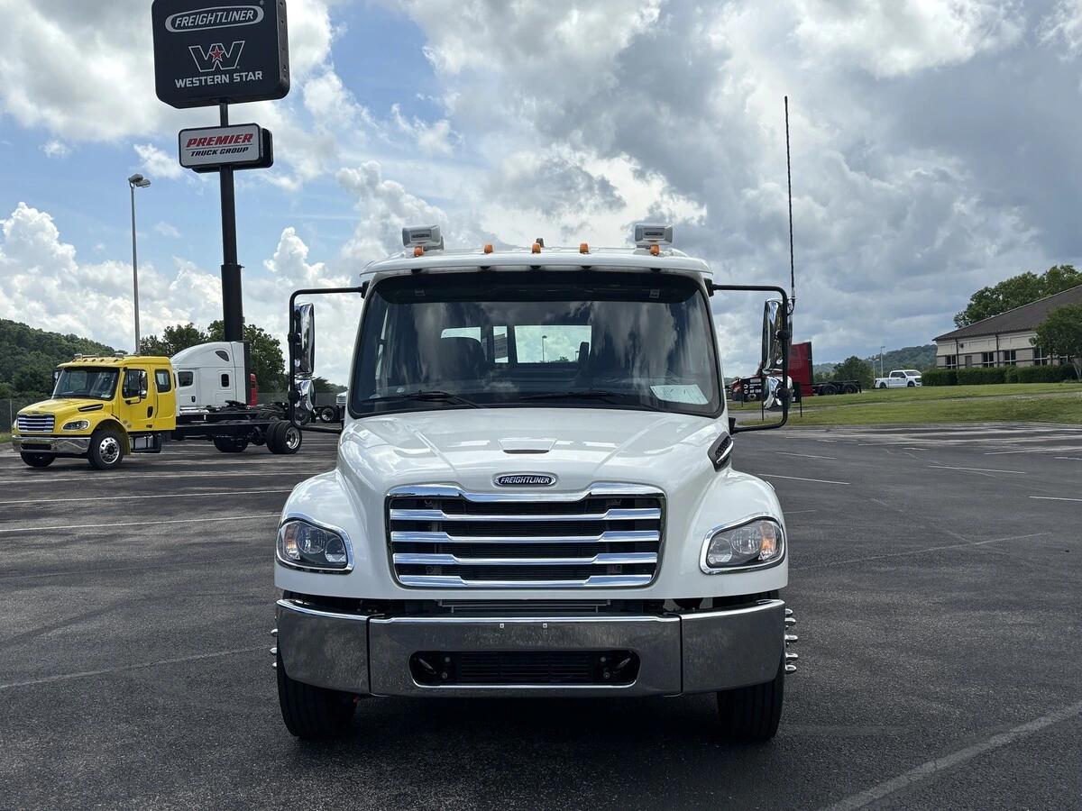 2025 Freightliner M2 106 in Knoxville, TN — photo 2
