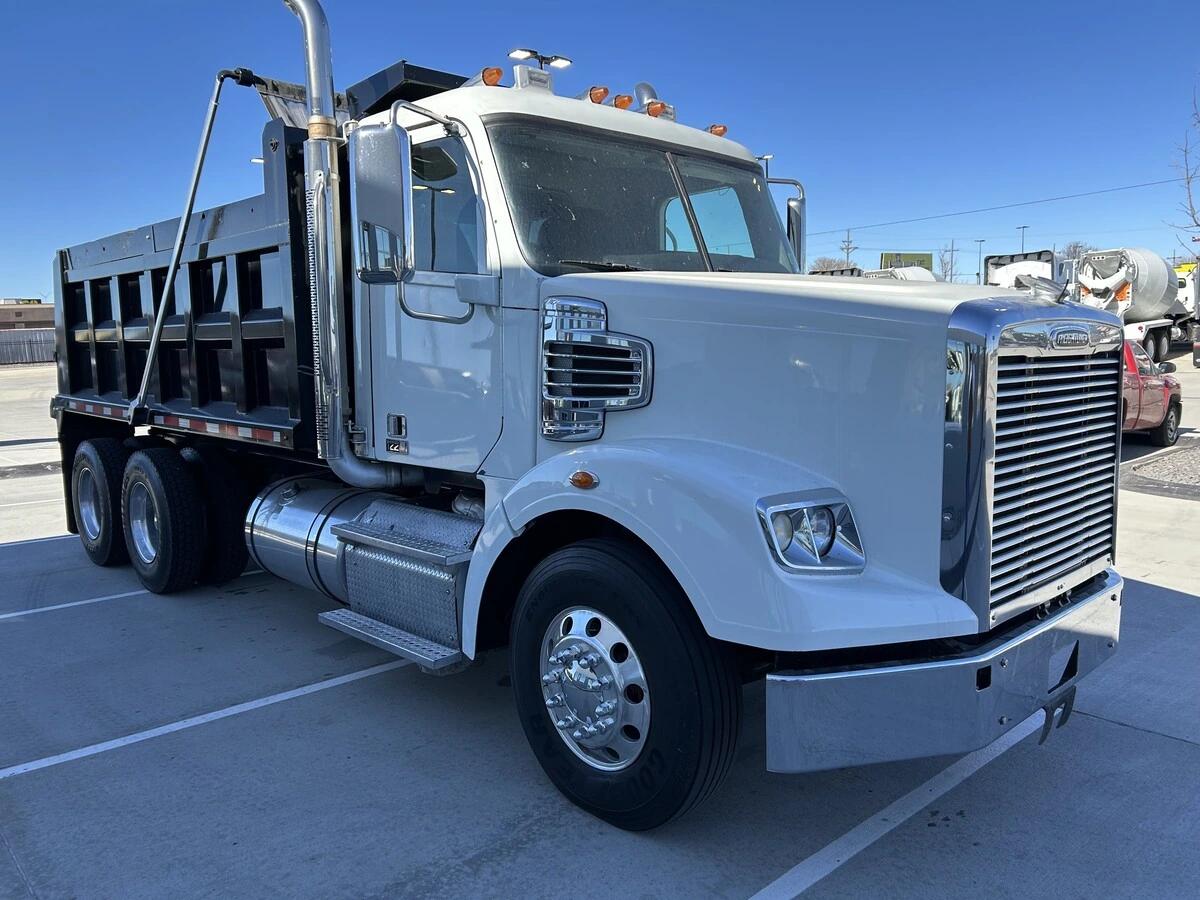 2019 Freightliner 122SD in Amarillo, TX — photo 3