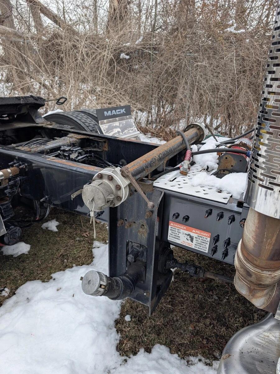 2020 Mack Pinnacle in Warminster, PA — photo 7