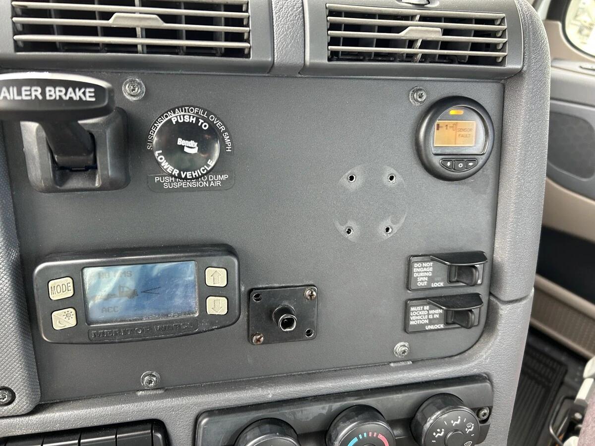 2019 Freightliner Cascadia — photo 21