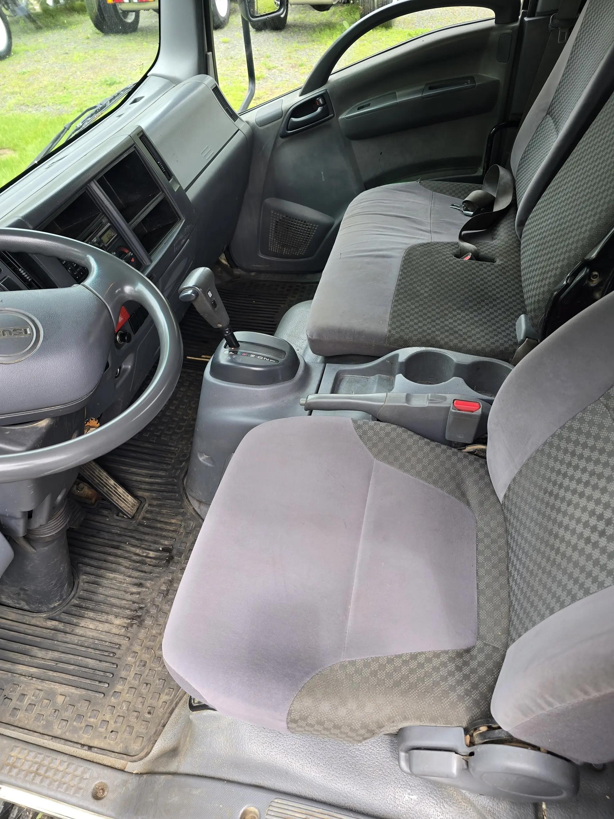 2013 Isuzu NQR in Danbury, CT — photo 8