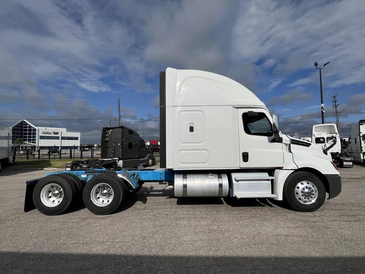 2019 Freightliner Cascadia — photo 5