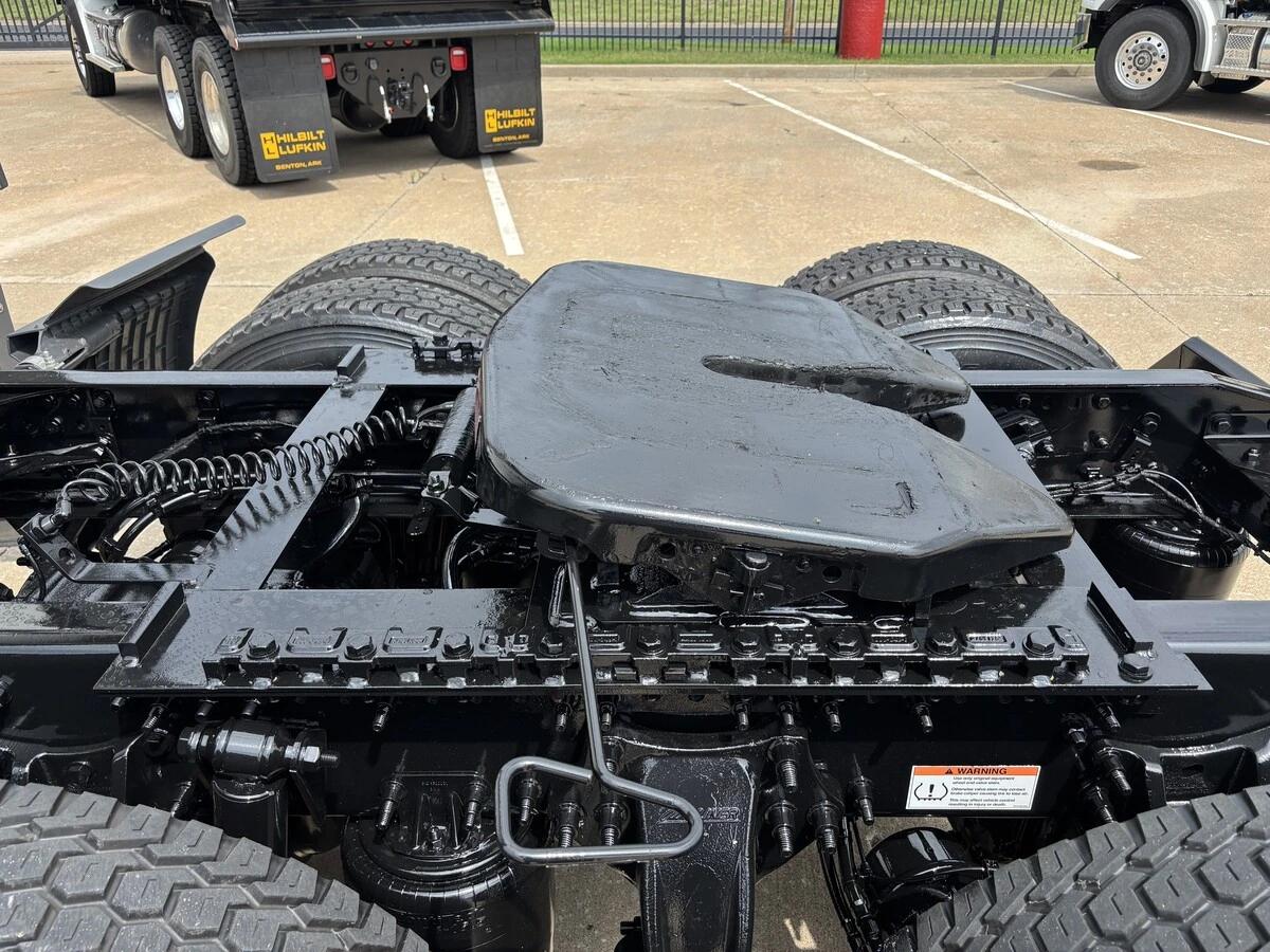 2025 Freightliner Cascadia — photo 7