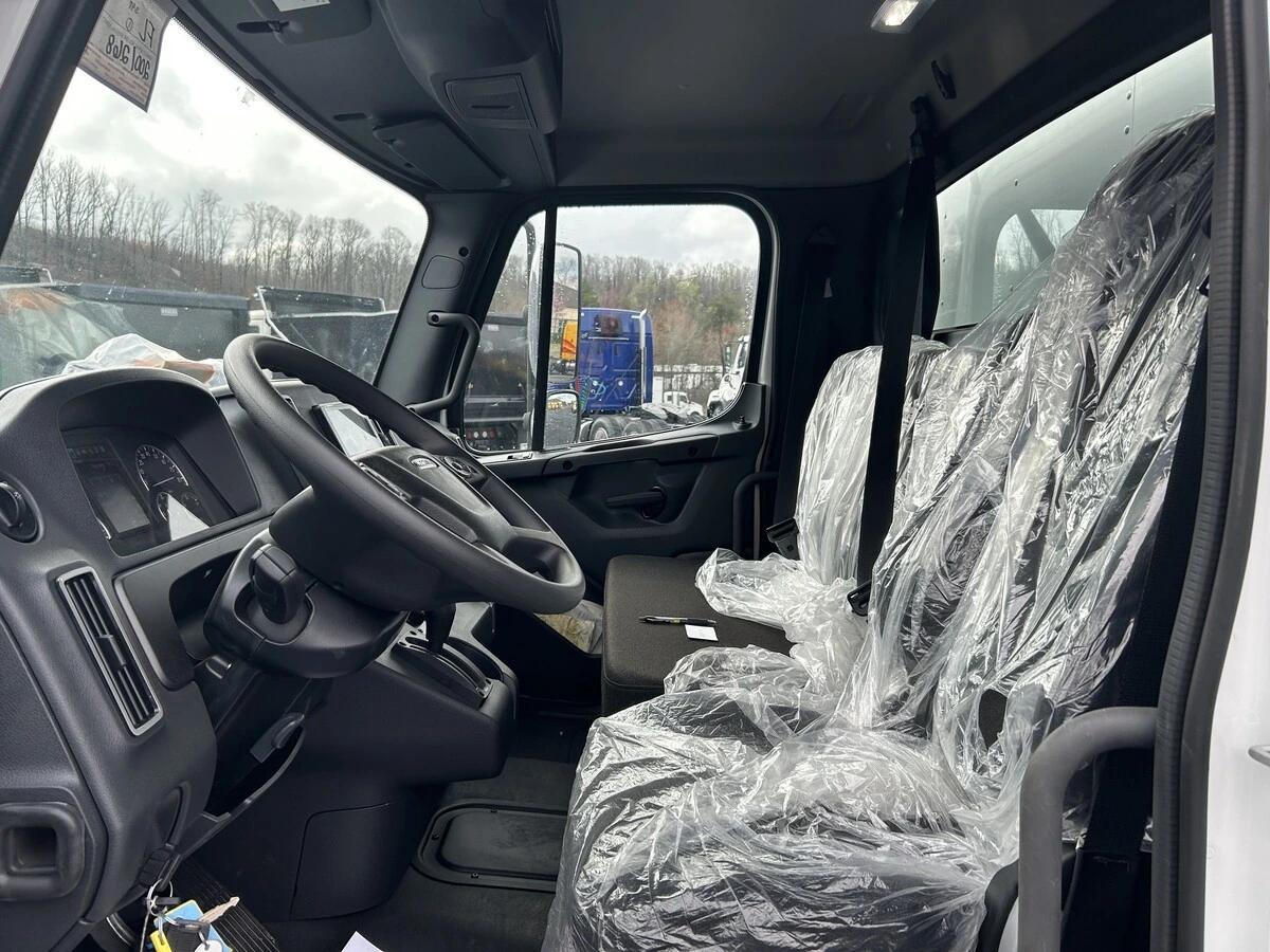 2026 Freightliner M2 106 — photo 14