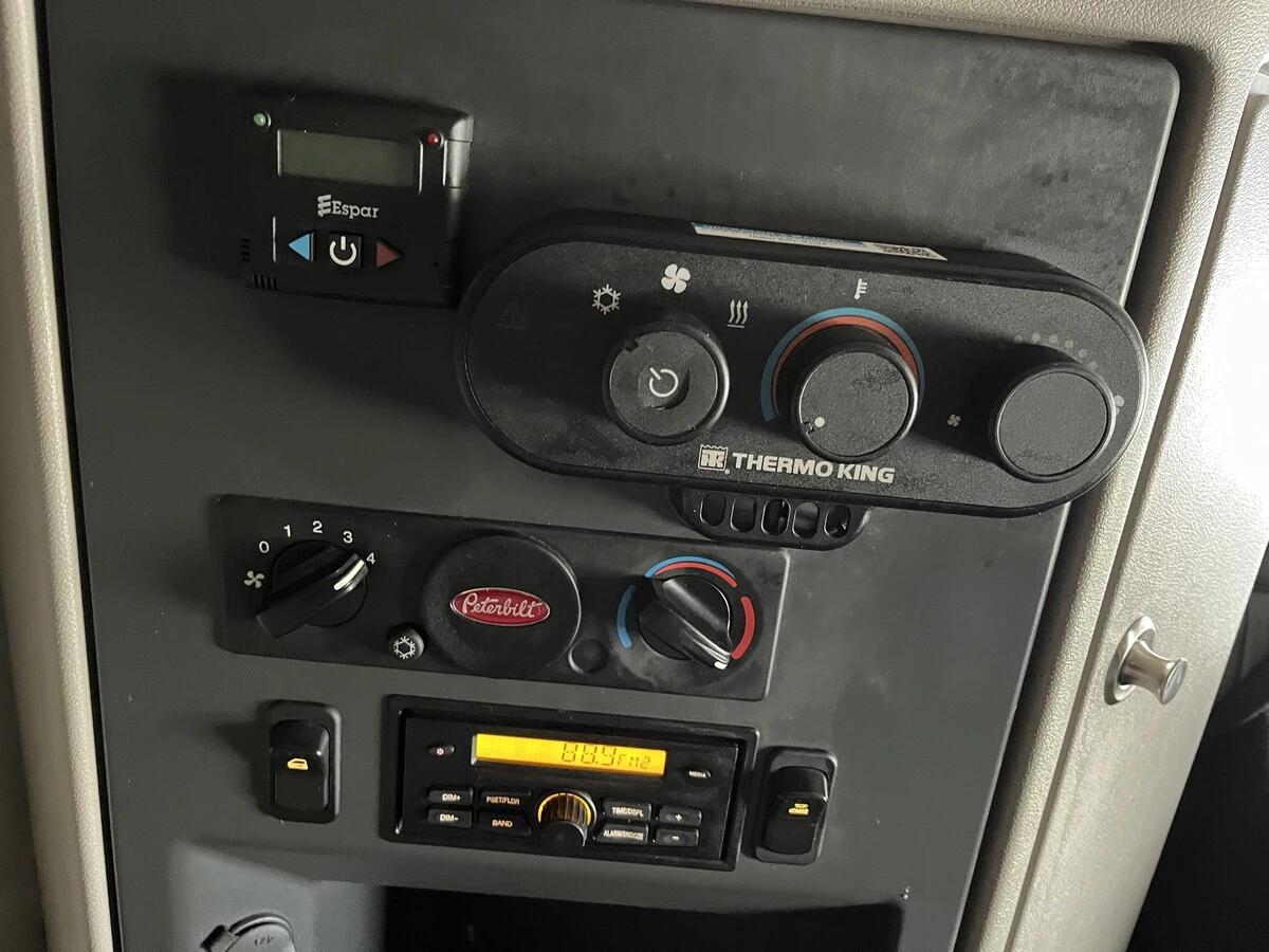 2023 Peterbilt 579 — photo 27