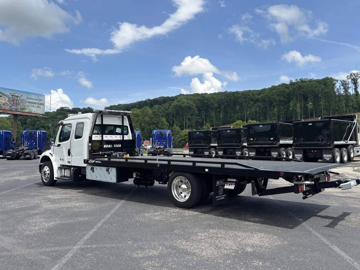 2025 Freightliner M2 106 in Knoxville, TN — photo 7