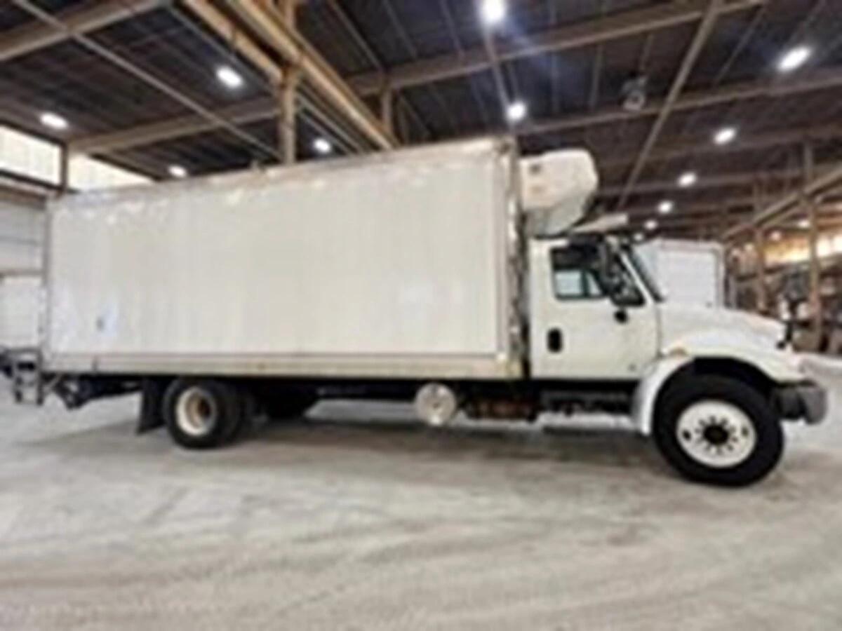 2019 International 4300 in Philadelphia, PA — photo 4