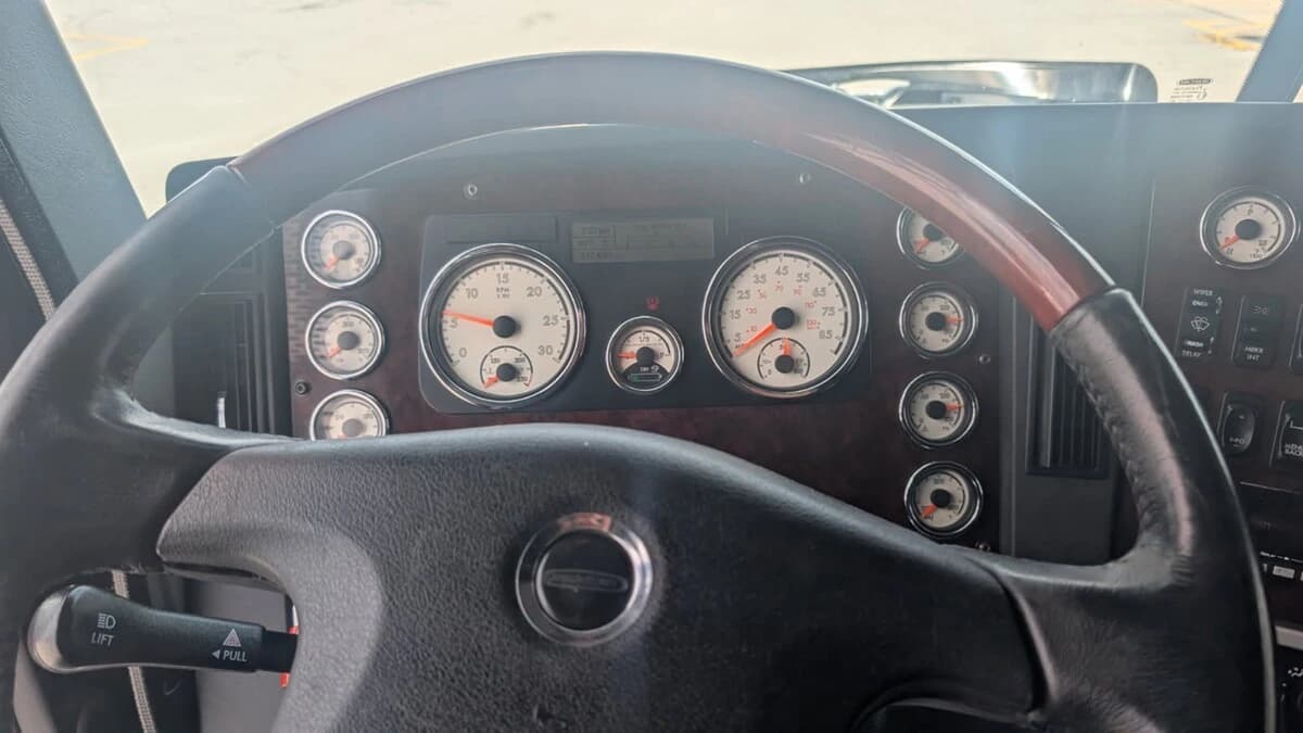 2022 Freightliner 122SD — photo 15