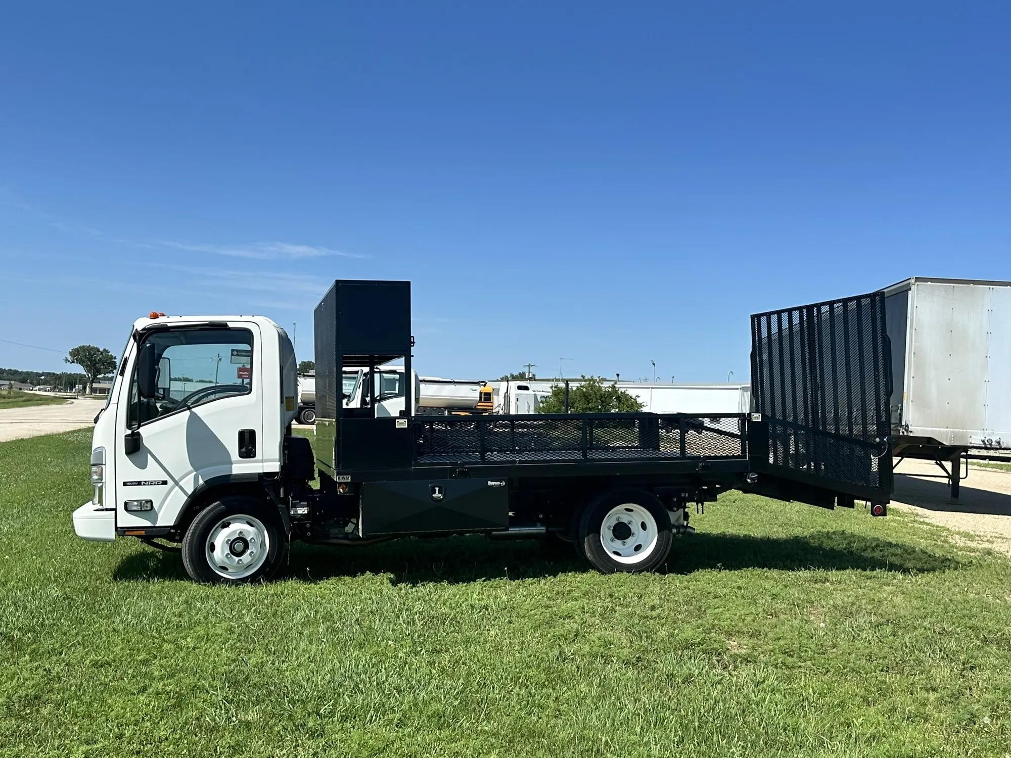 2024 Isuzu NRR in Cherokee, IA — photo 2