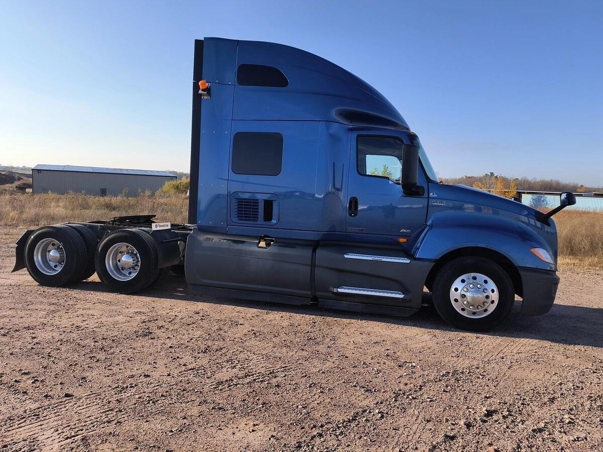 2020 International LT in MN — photo 4