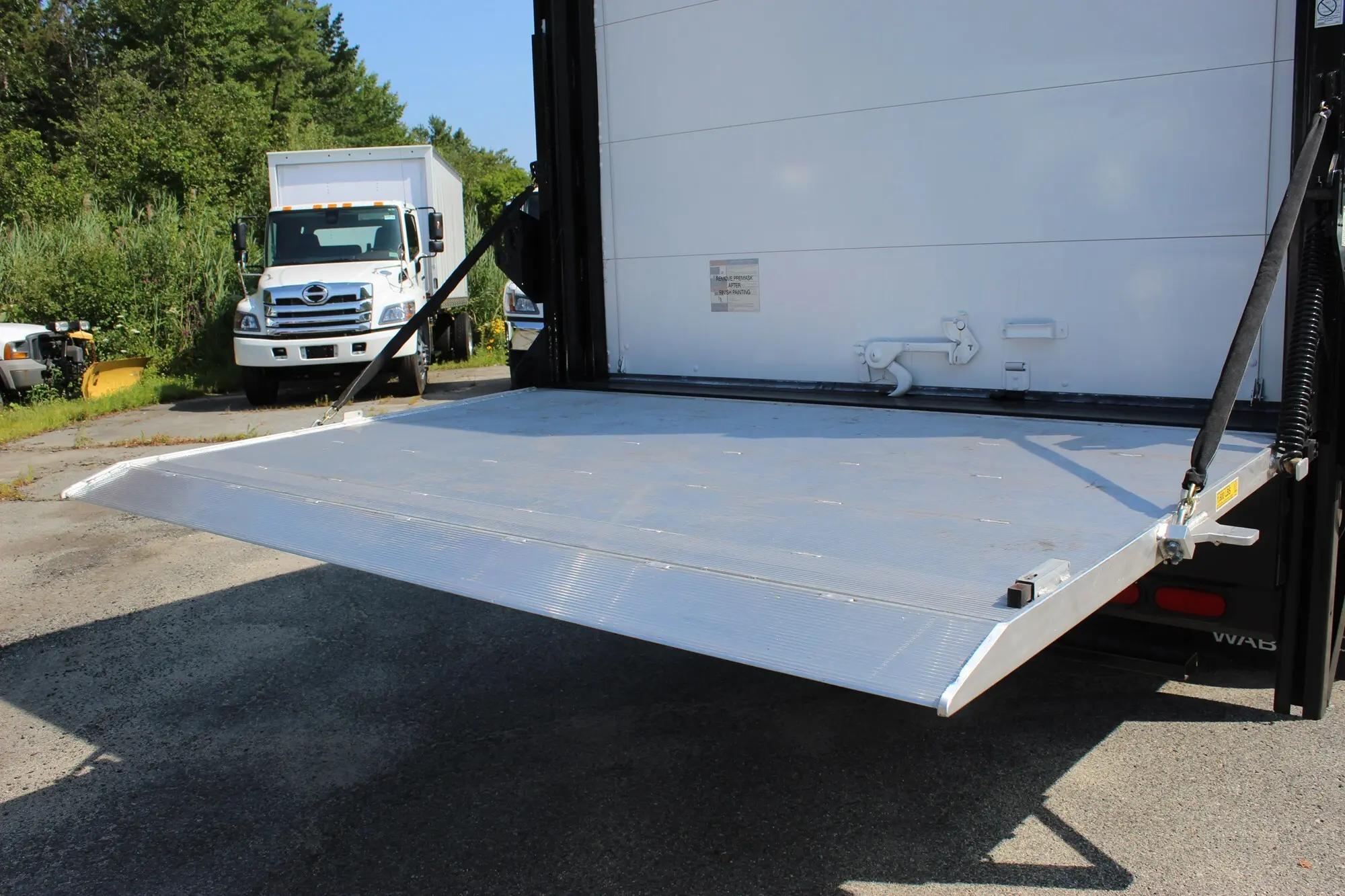 2024 Isuzu NRR in Wilmington, MA — photo 12