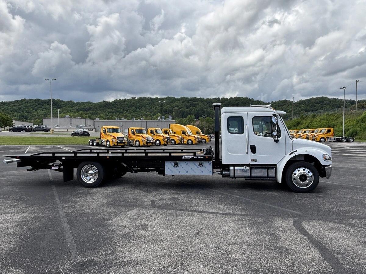 2025 Freightliner M2 106 in Knoxville, TN — photo 4