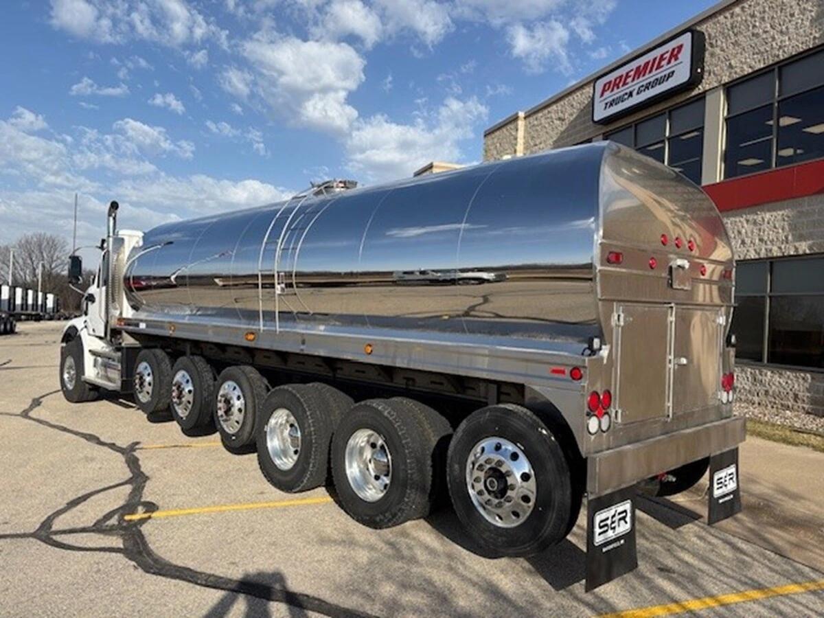2025 Western Star 49X in La Crosse, WI — photo 9