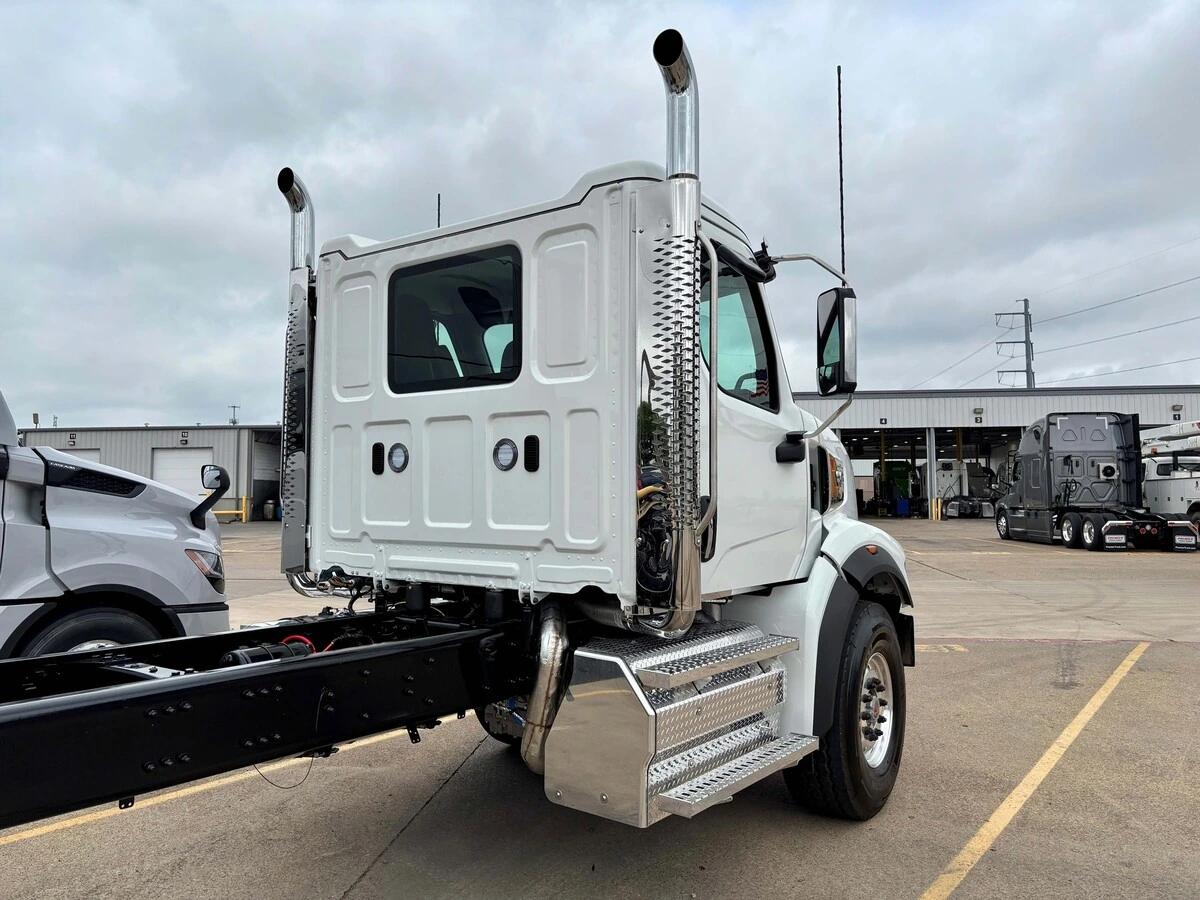 2027 Western Star 49X — photo 5