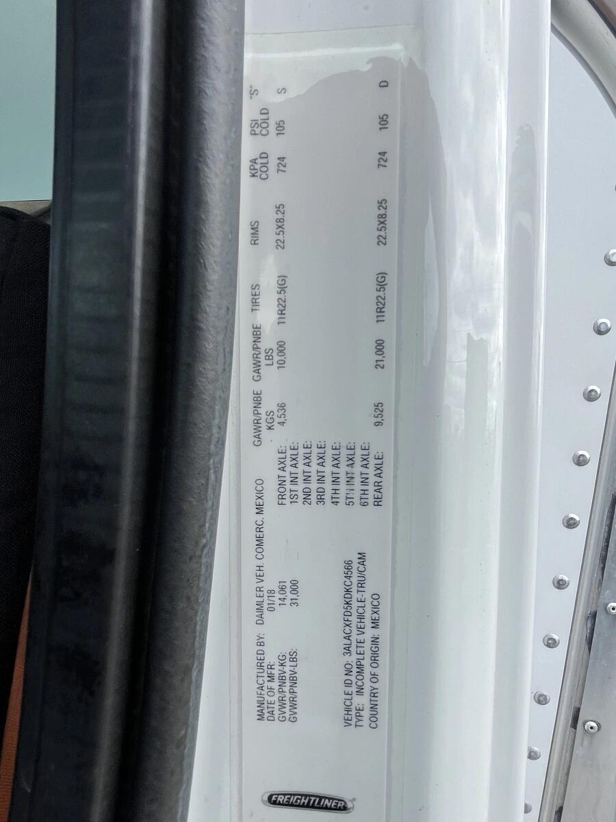 2019 Freightliner M2 106 — photo 22