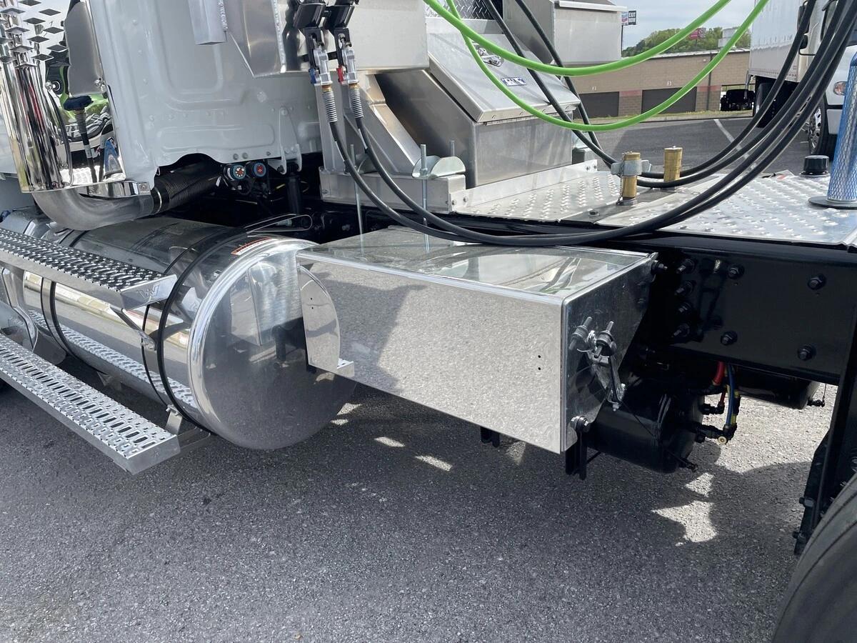 2027 Western Star 49X — photo 18