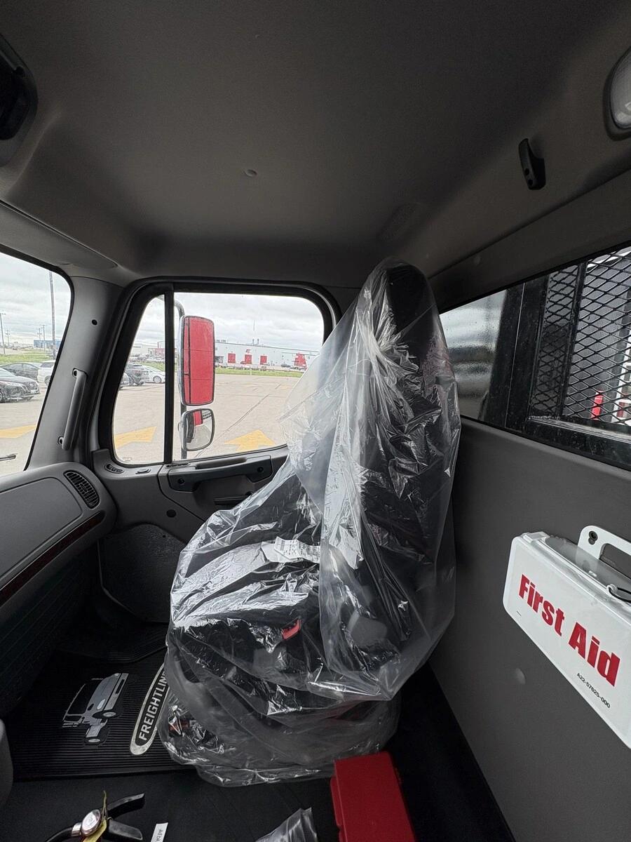 2027 Freightliner M2 106 — photo 13