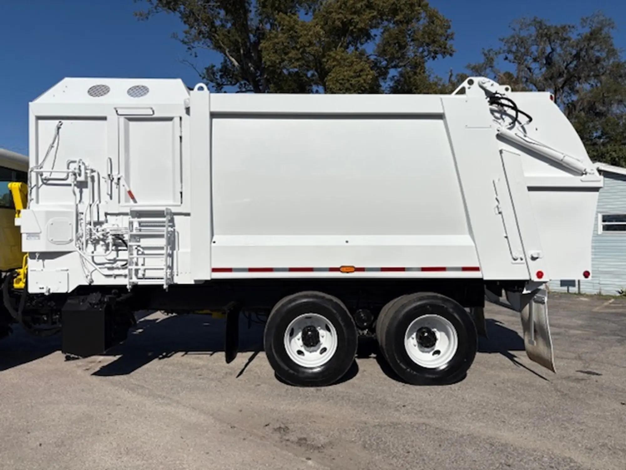 2016 Mack Granite in Manchester, NH — photo 21